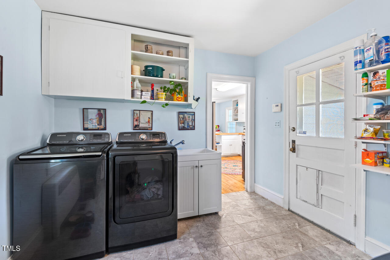 122 W Woodridge Drive