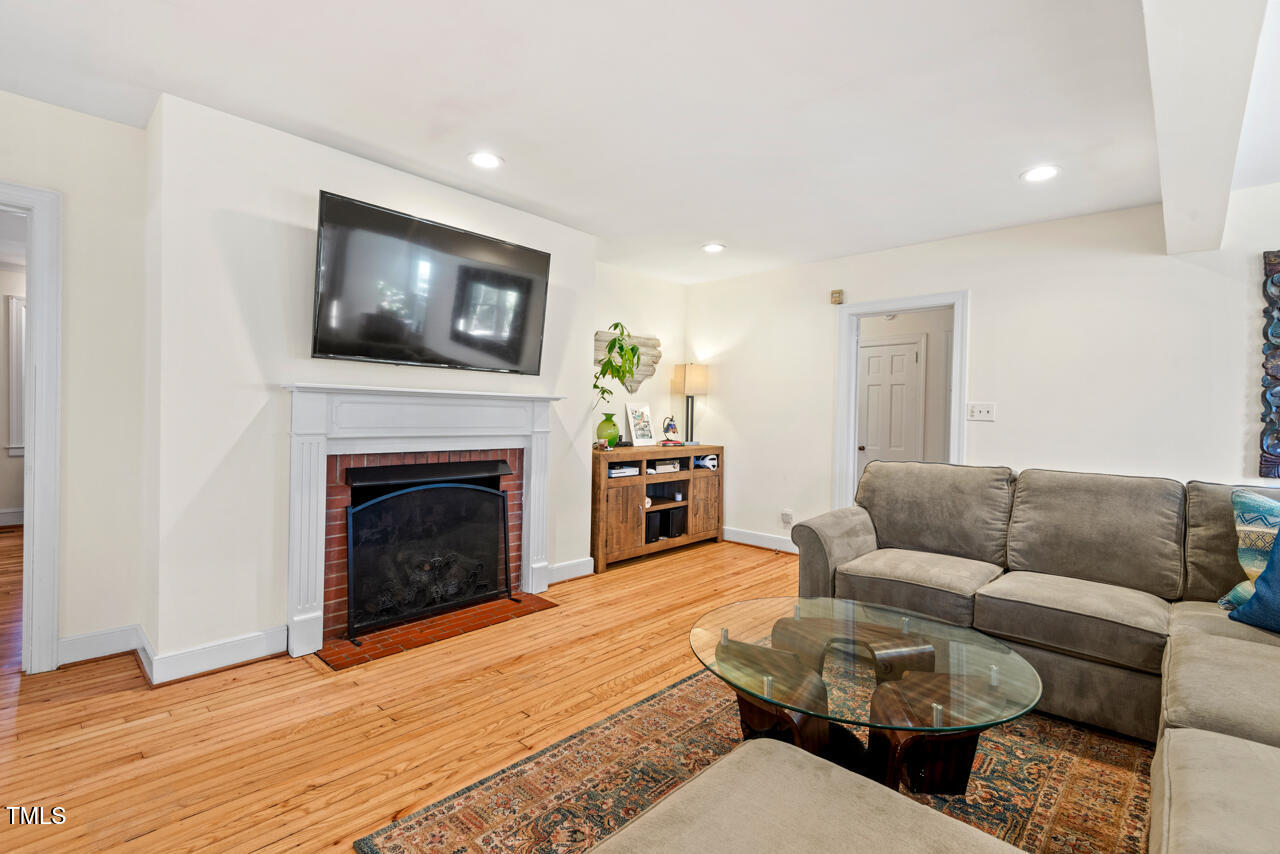 122 W Woodridge Drive