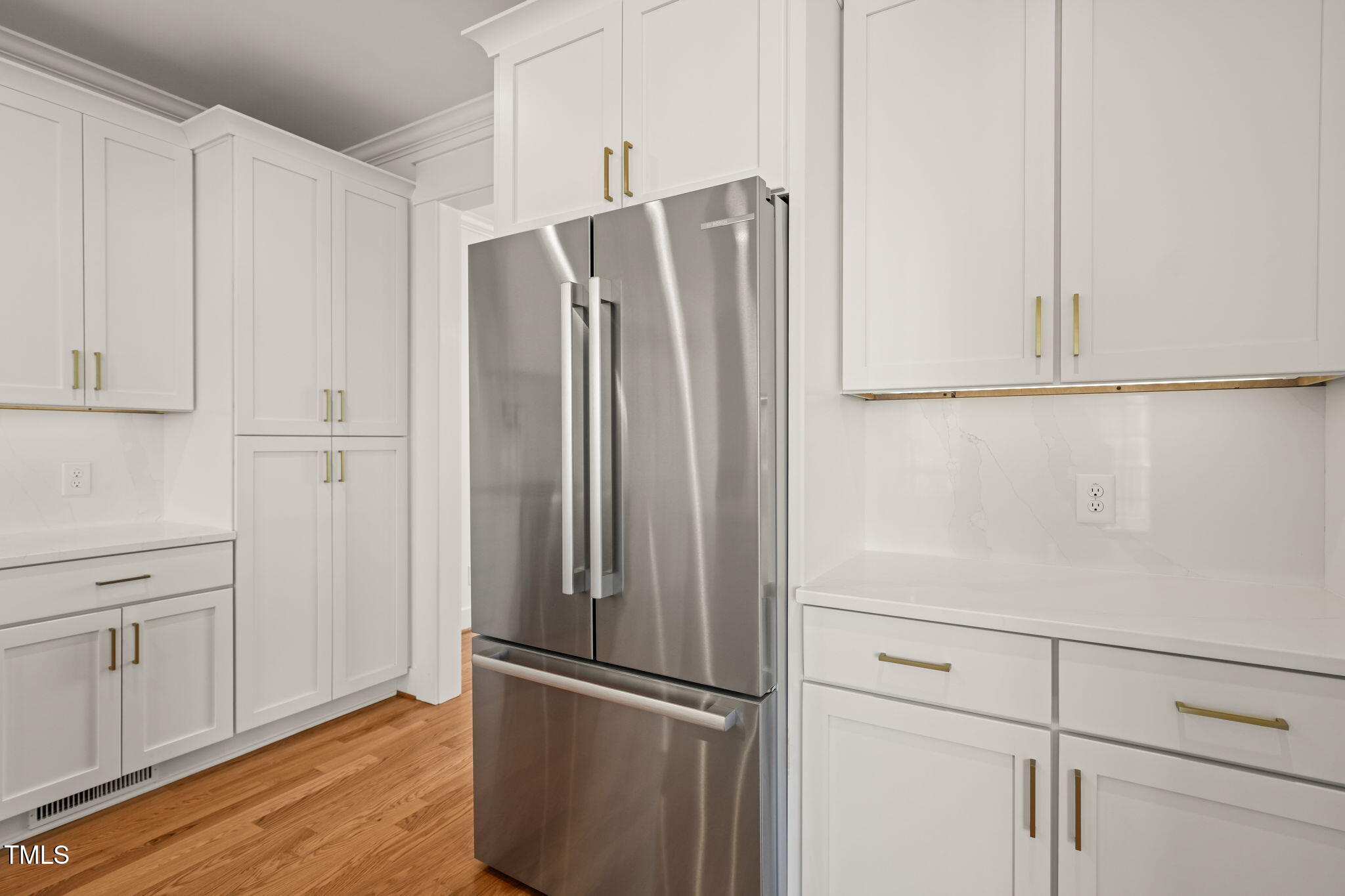 7950 Country Knoll Road