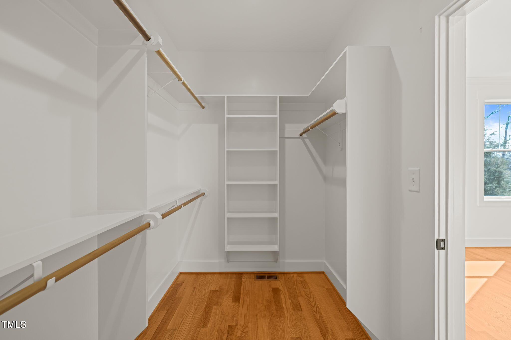 7950 Country Knoll Road