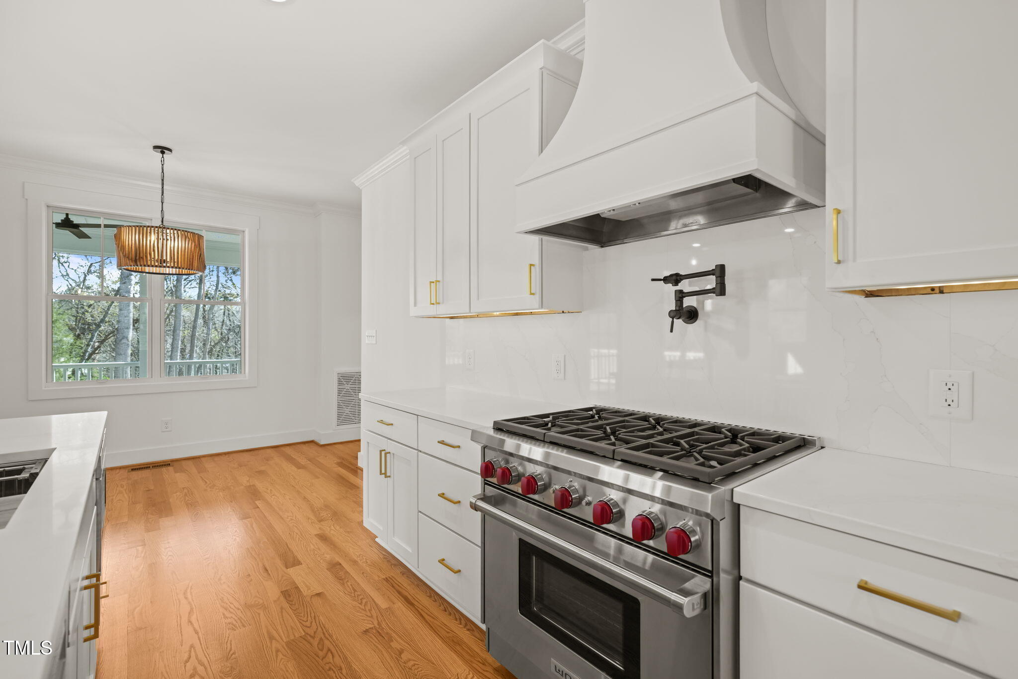 7950 Country Knoll Road