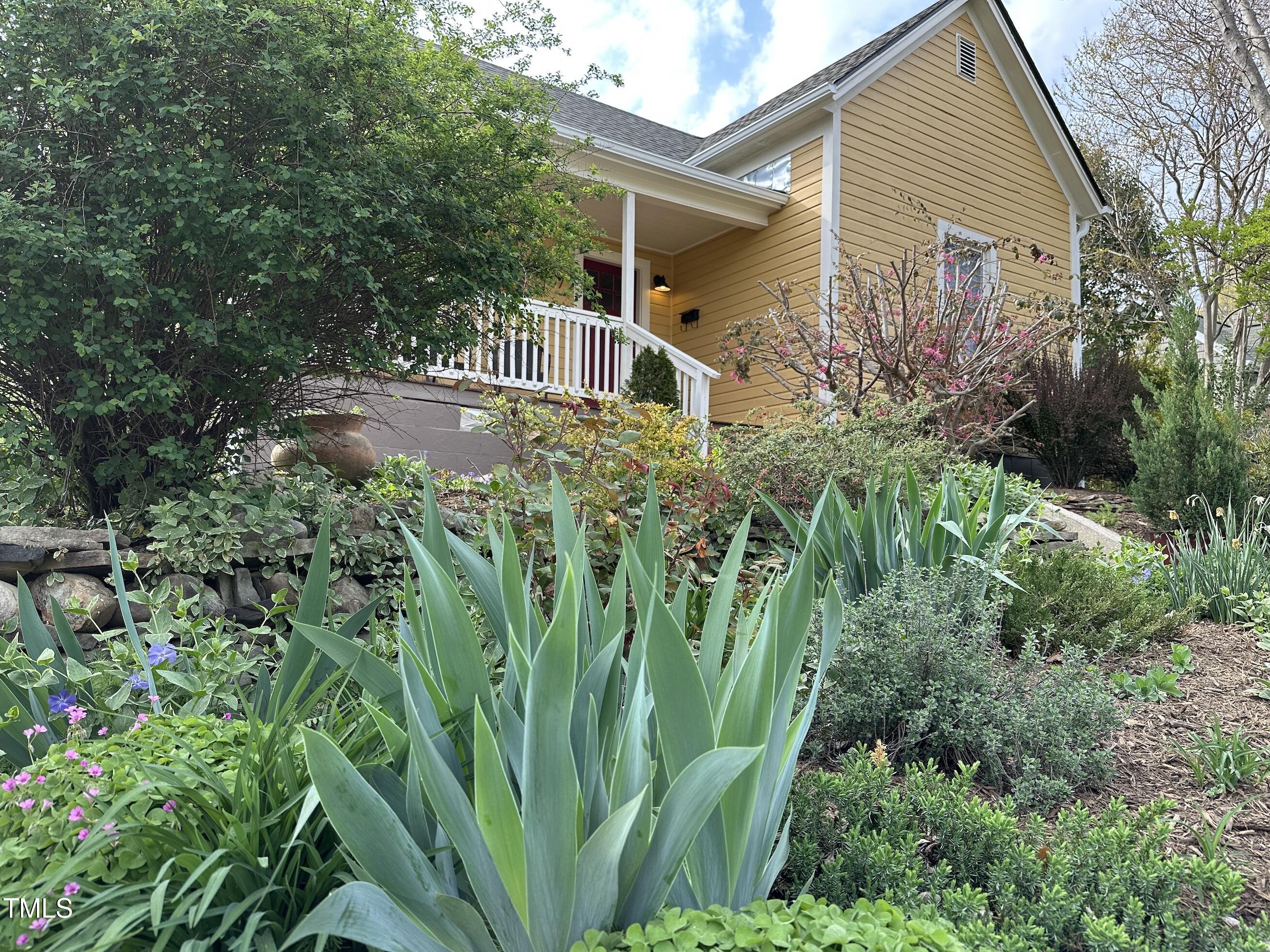 907 Carolina Avenue