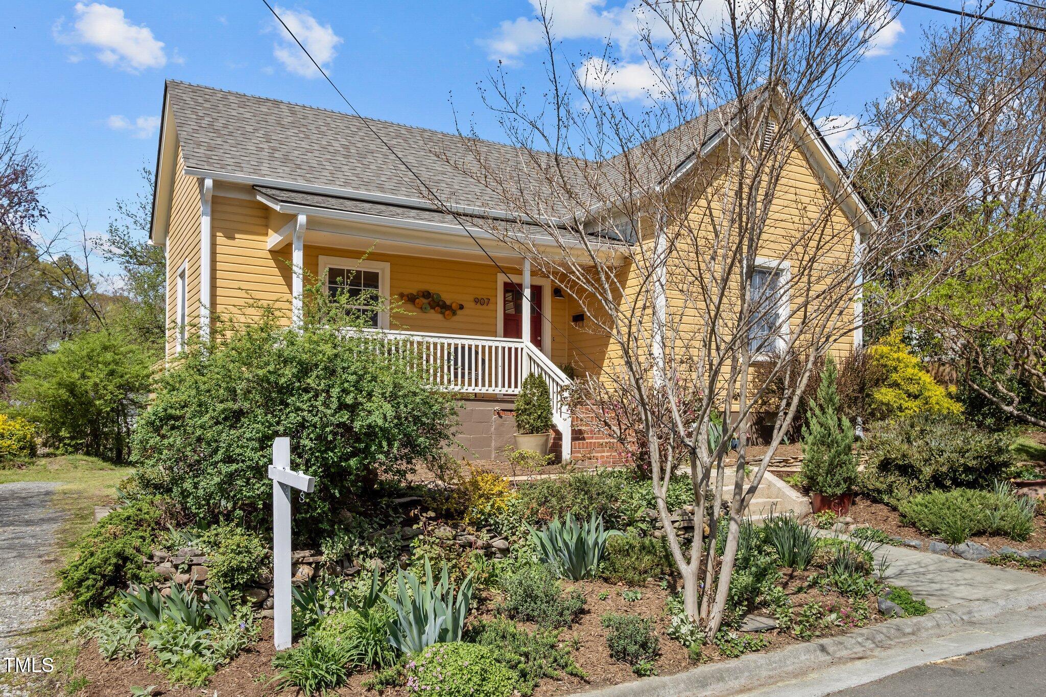 907 Carolina Avenue