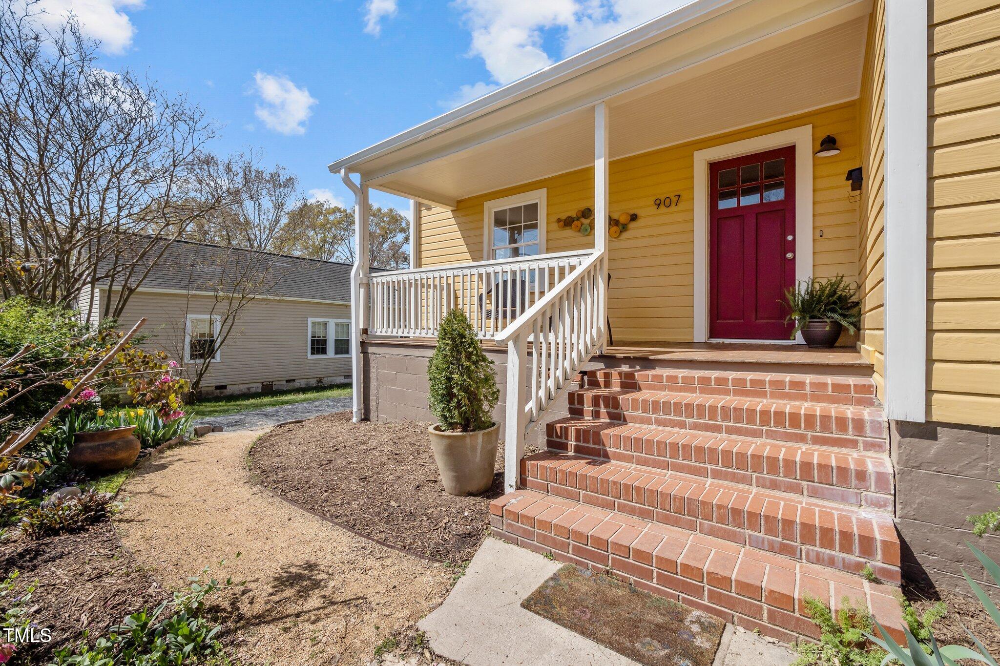 907 Carolina Avenue