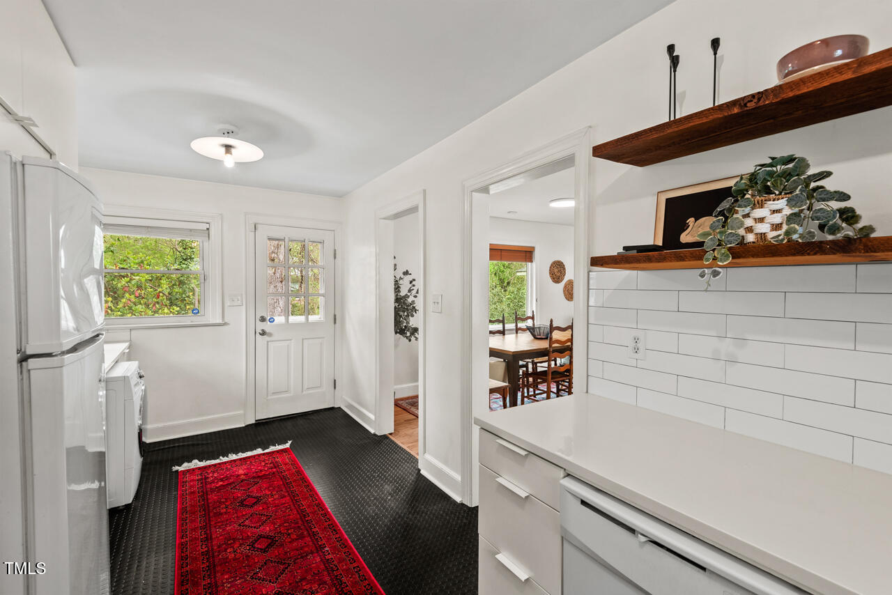 304 W Maynard Avenue