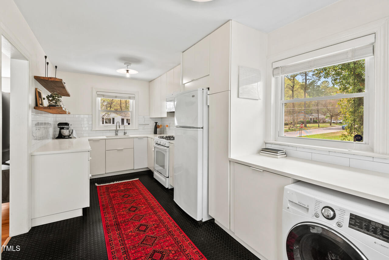 304 W Maynard Avenue