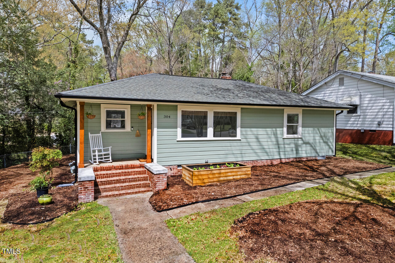 304 W Maynard Avenue