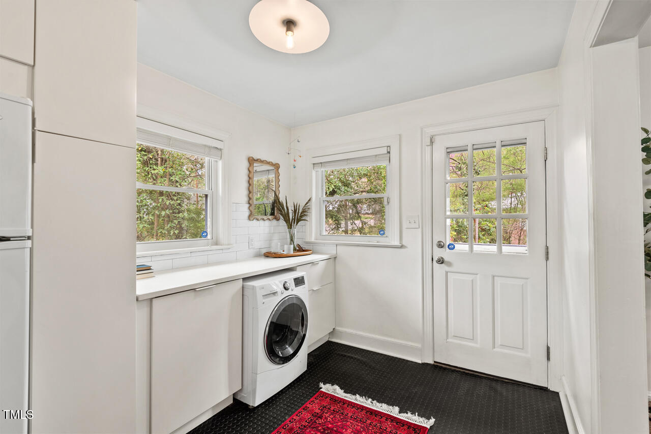 304 W Maynard Avenue