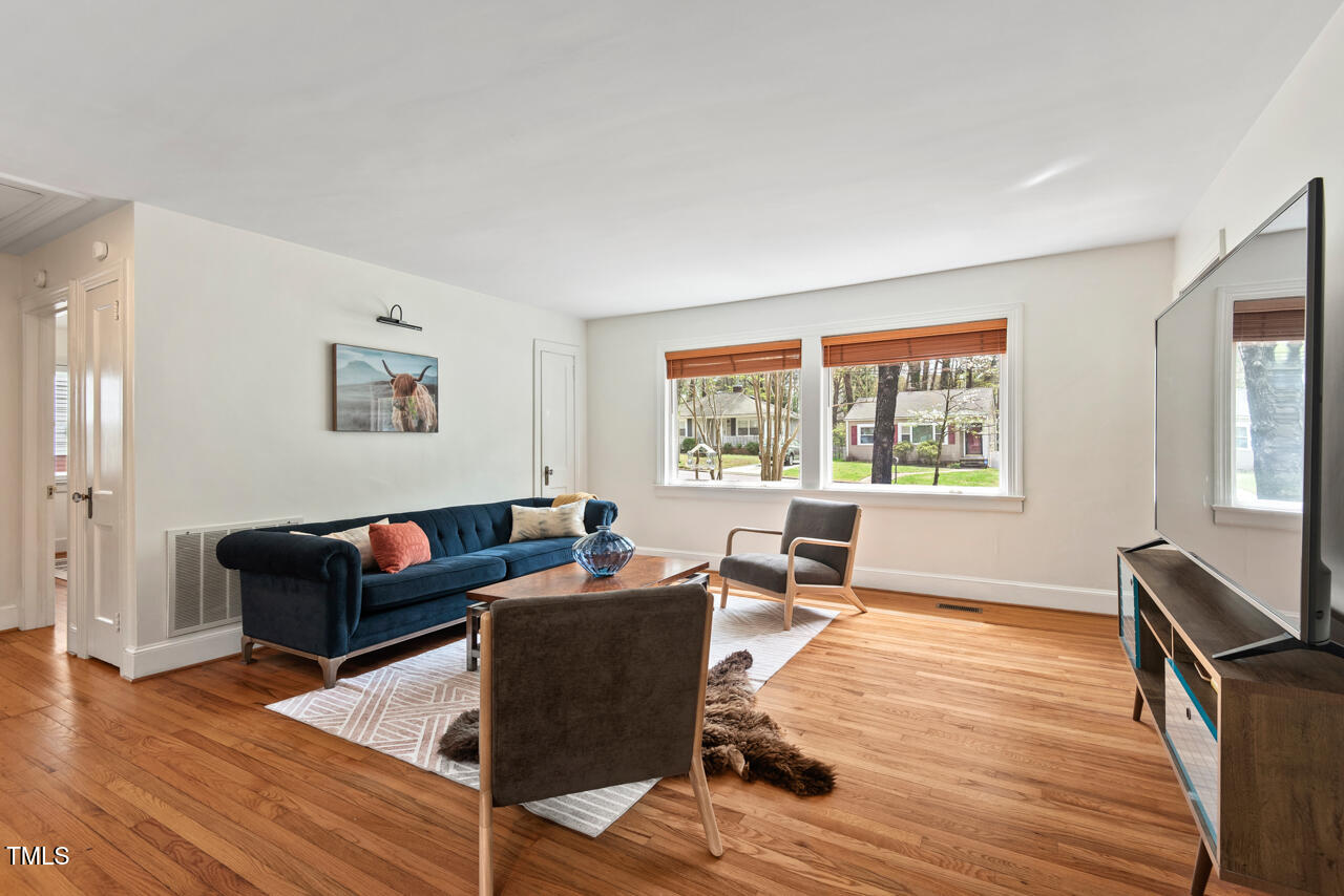 304 W Maynard Avenue