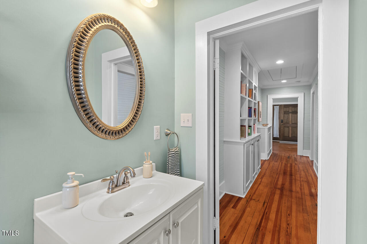 410 N Hyde Park Avenue