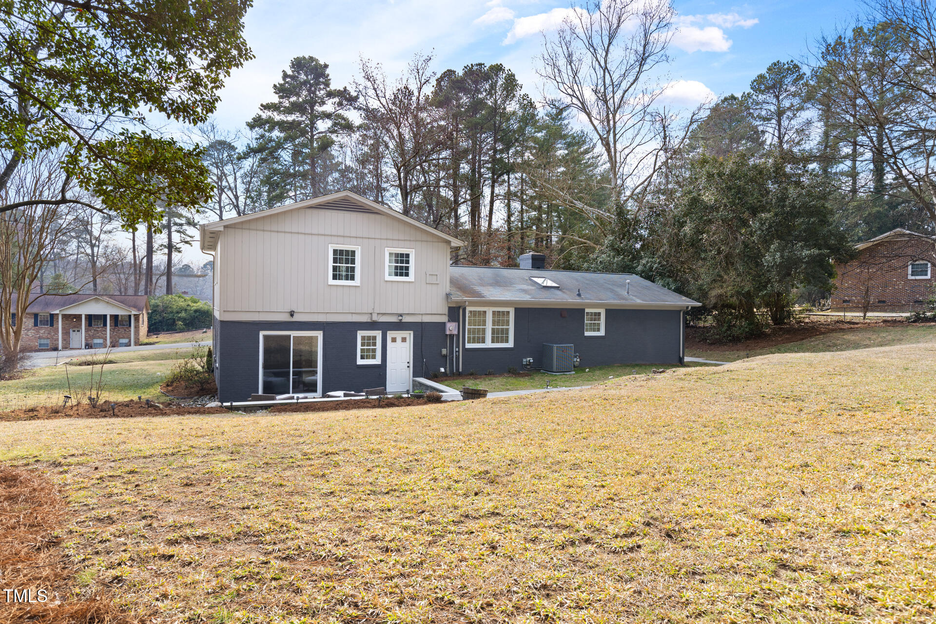 3520 Winding Way