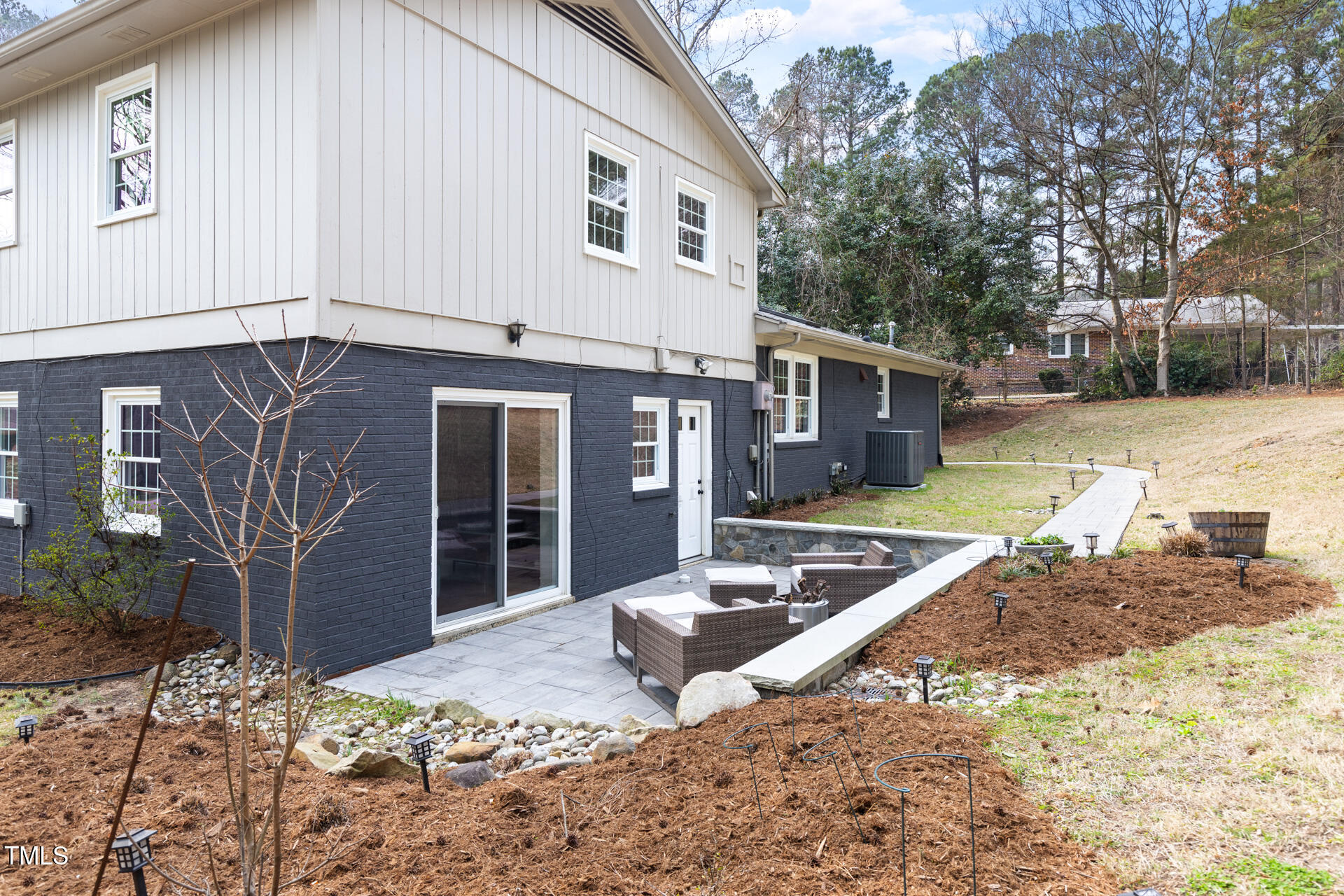 3520 Winding Way