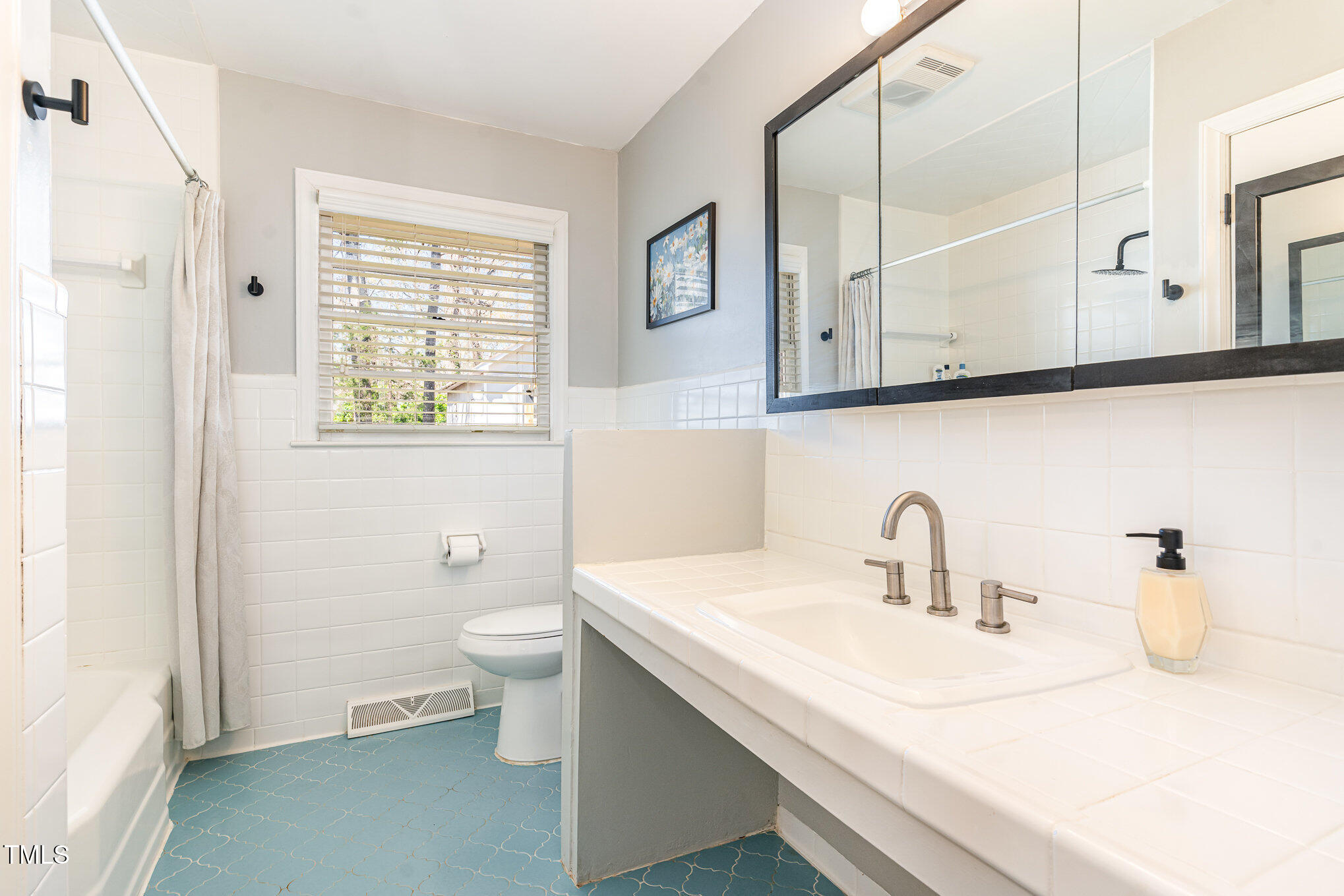 5033 Green Oak Drive