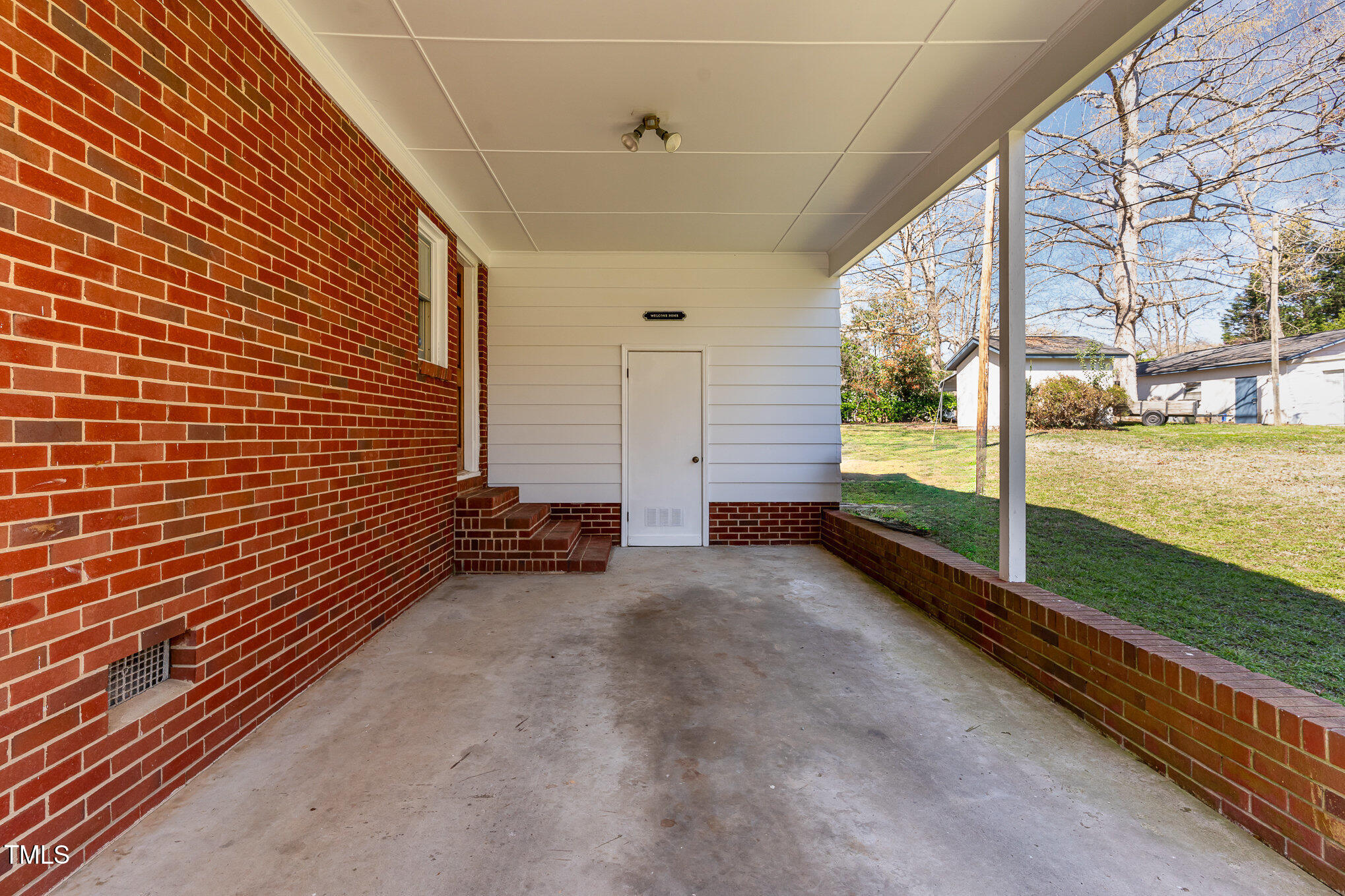 5033 Green Oak Drive