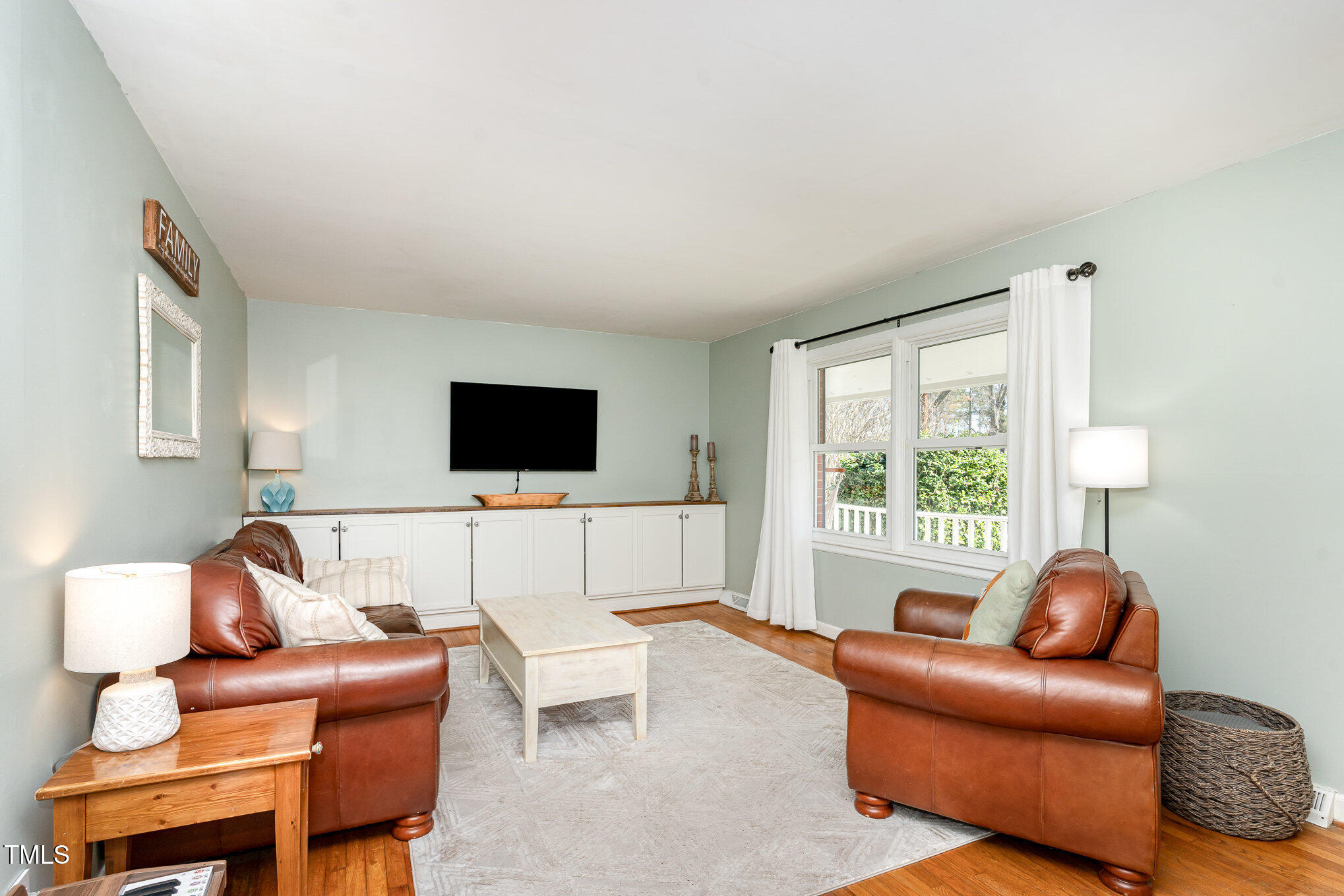 5033 Green Oak Drive