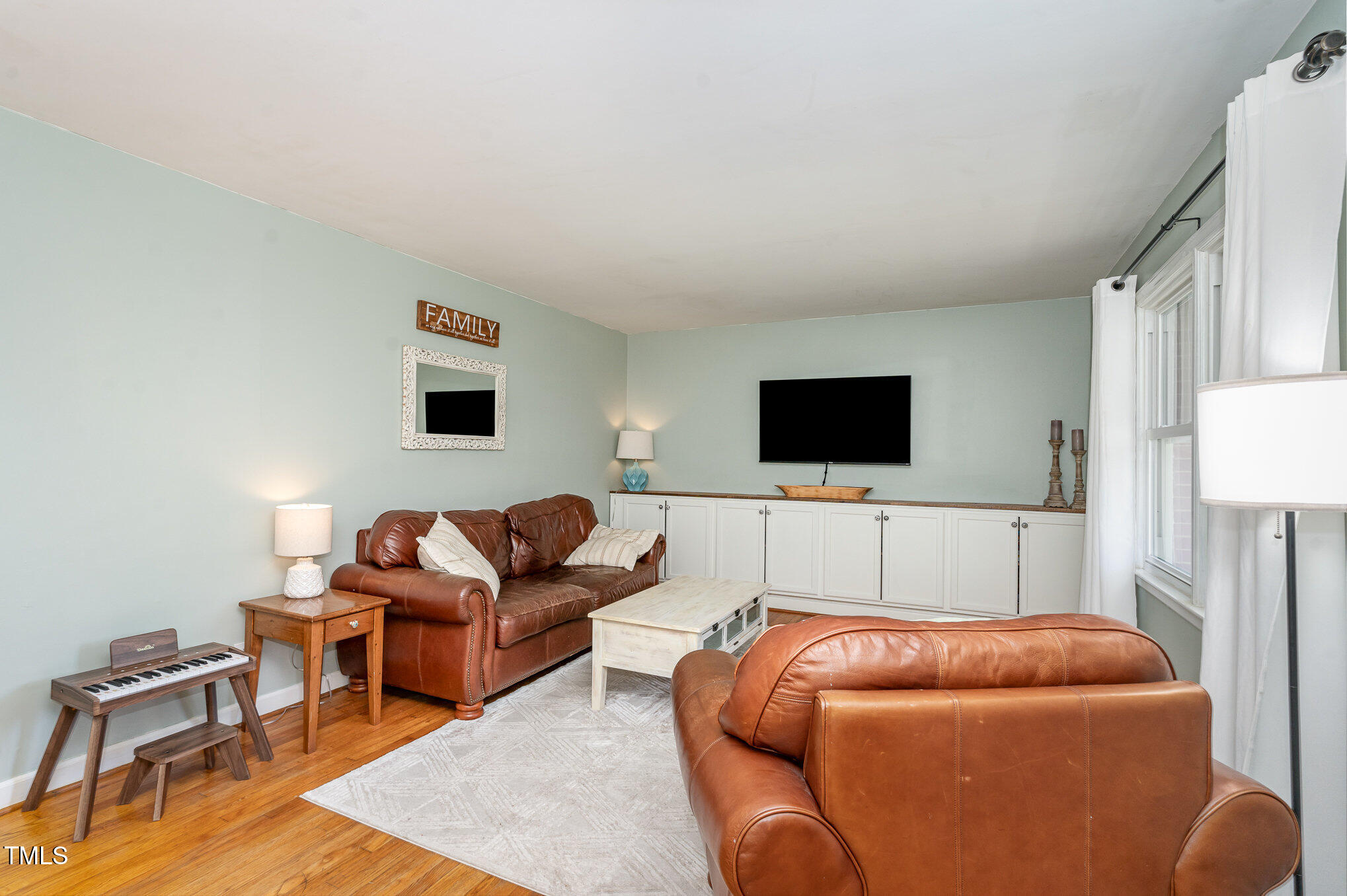 5033 Green Oak Drive