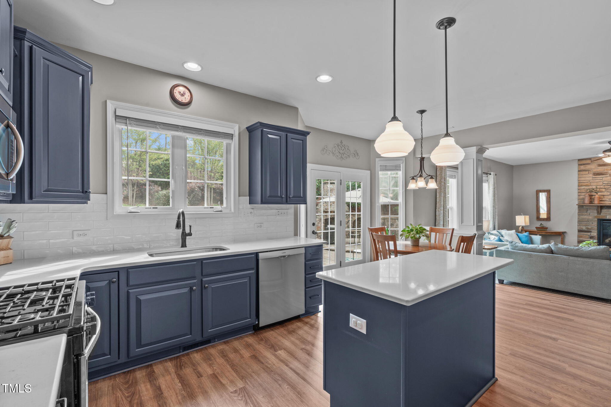 2109 Hemlock Hill Drive