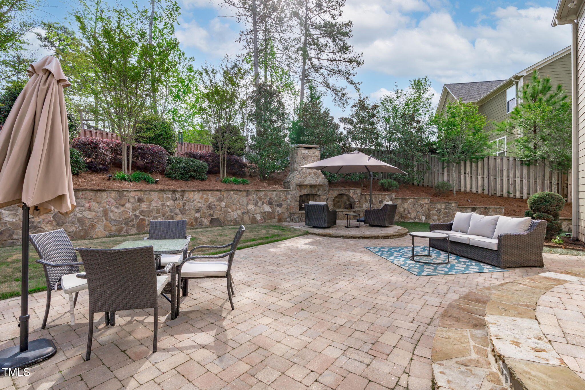2109 Hemlock Hill Drive