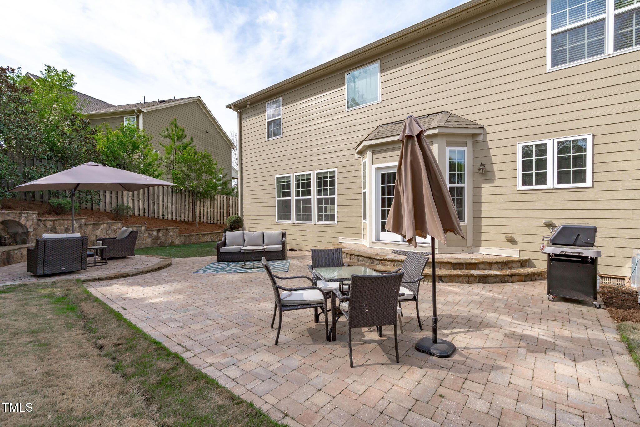 2109 Hemlock Hill Drive