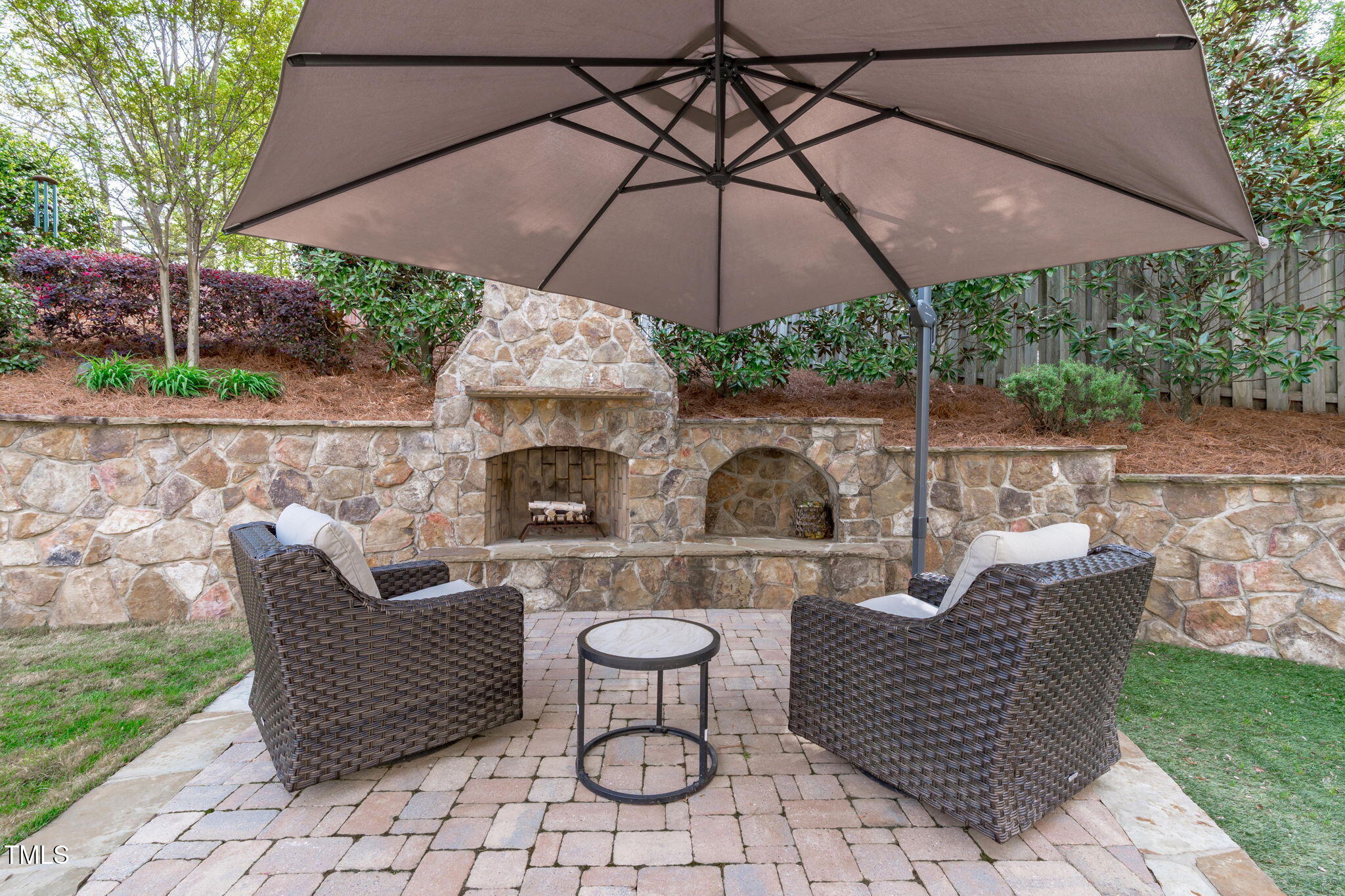 2109 Hemlock Hill Drive