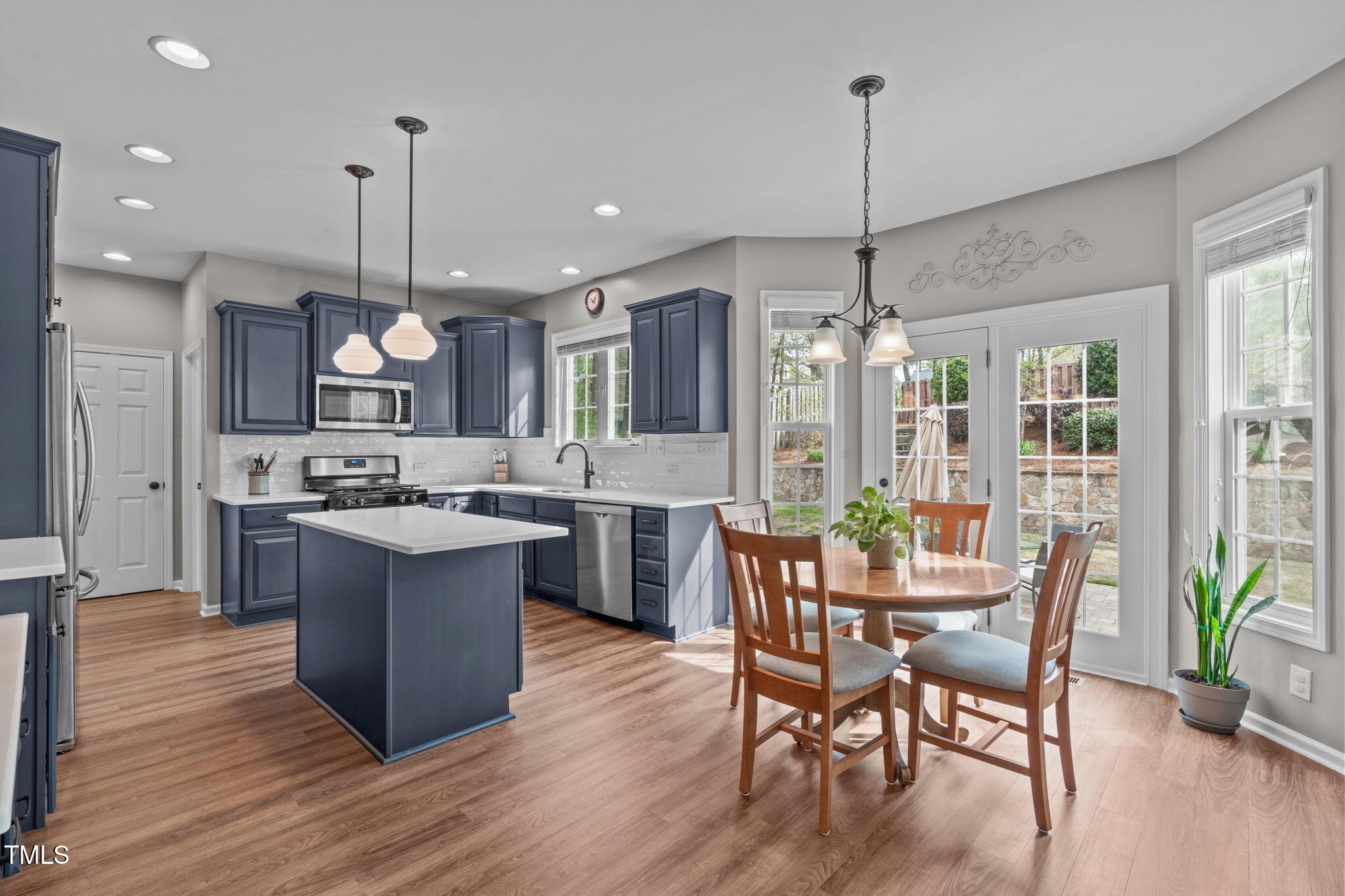 2109 Hemlock Hill Drive