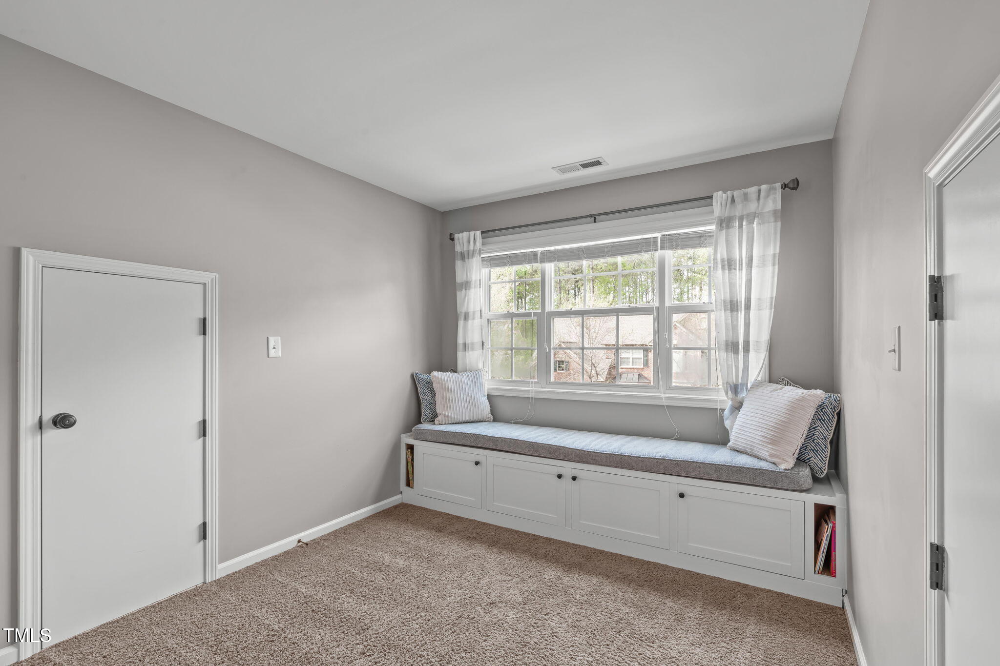 2109 Hemlock Hill Drive