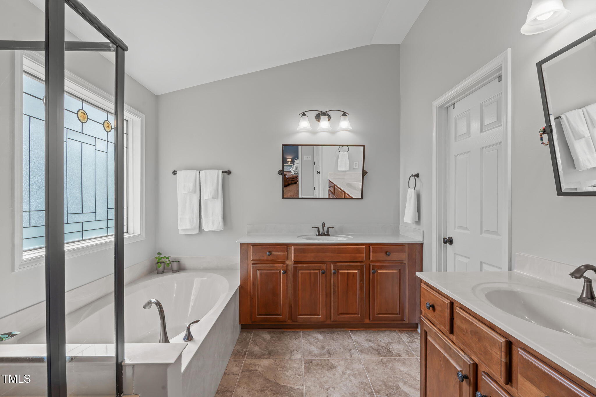 2109 Hemlock Hill Drive