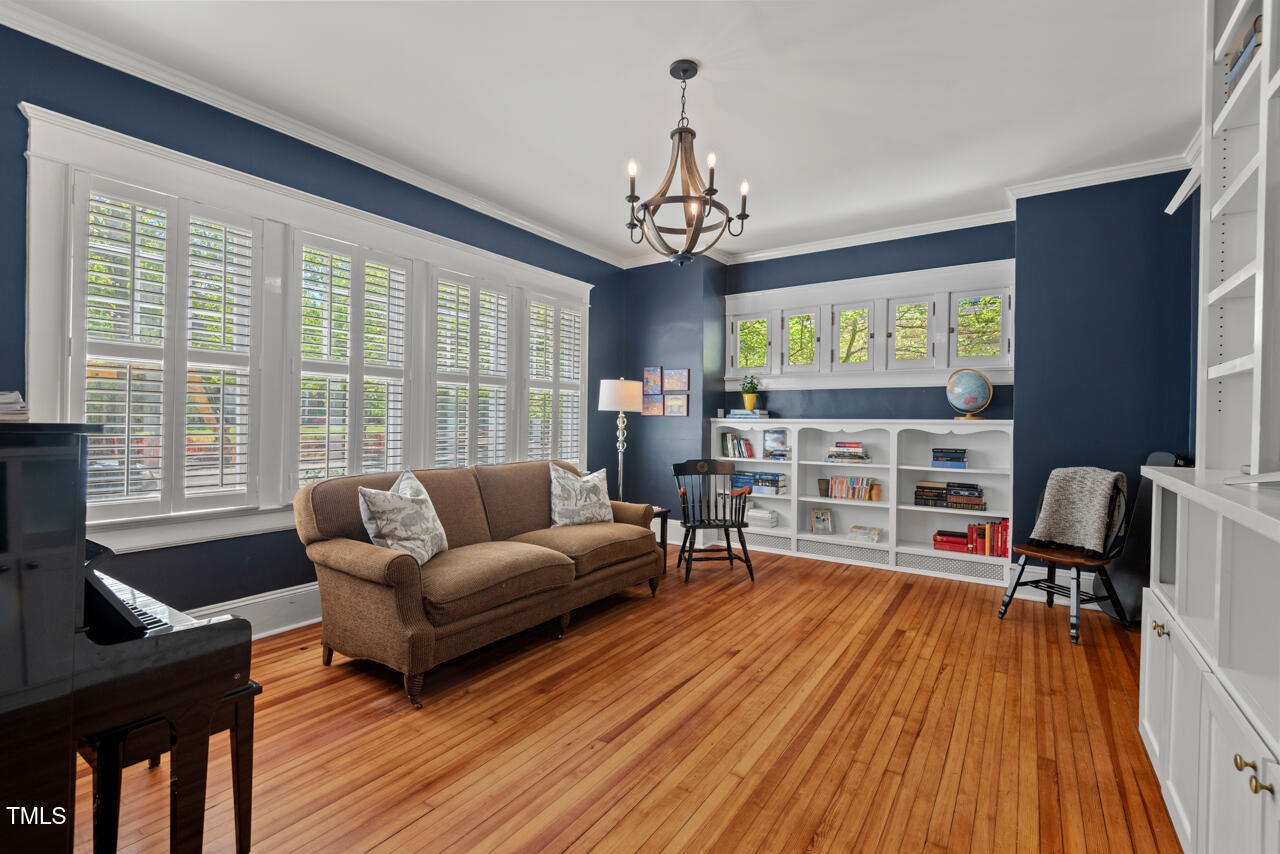 2416 W Club Boulevard