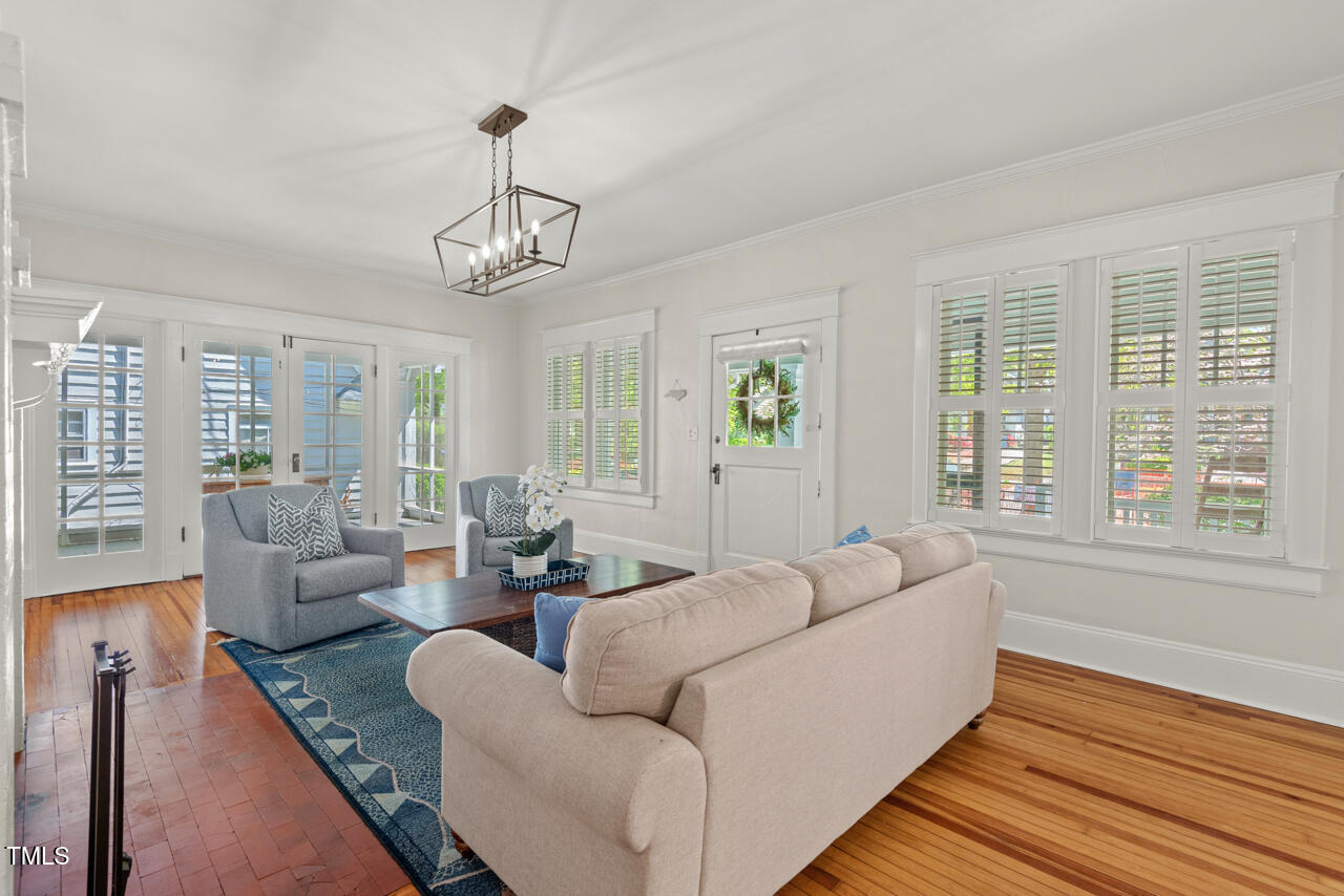 2416 W Club Boulevard