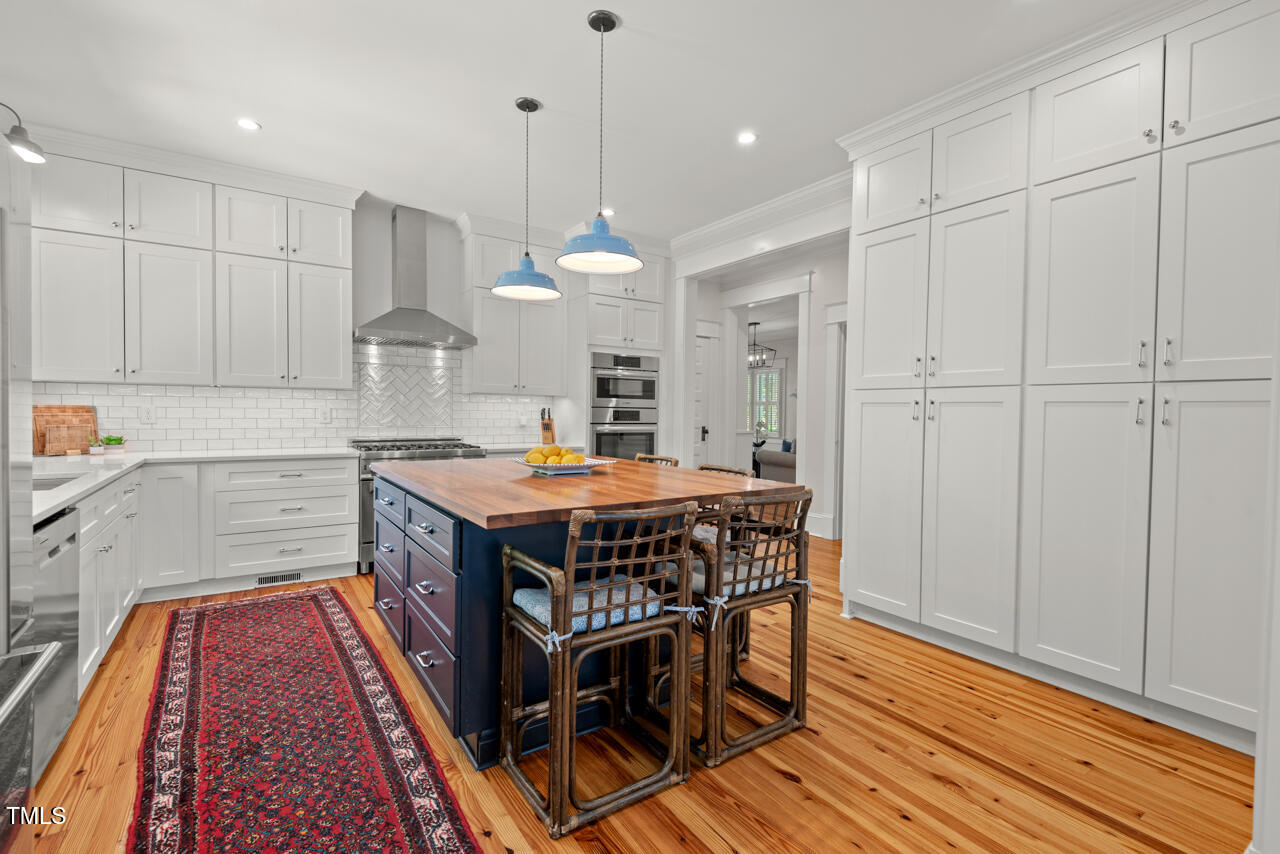 2416 W Club Boulevard