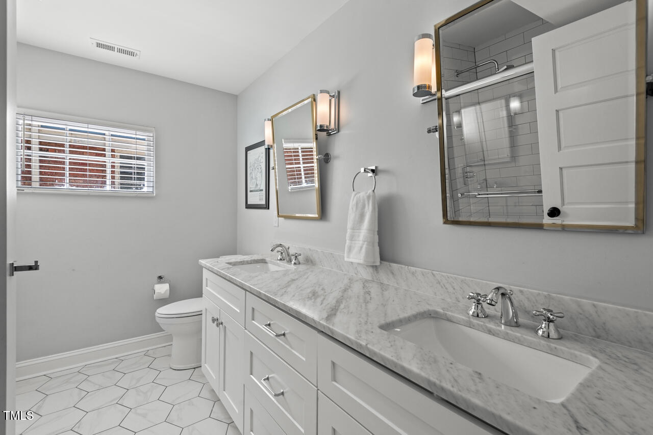 2416 W Club Boulevard