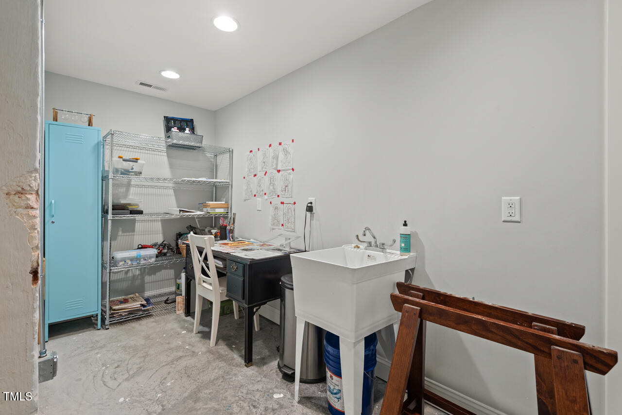 2416 W Club Boulevard