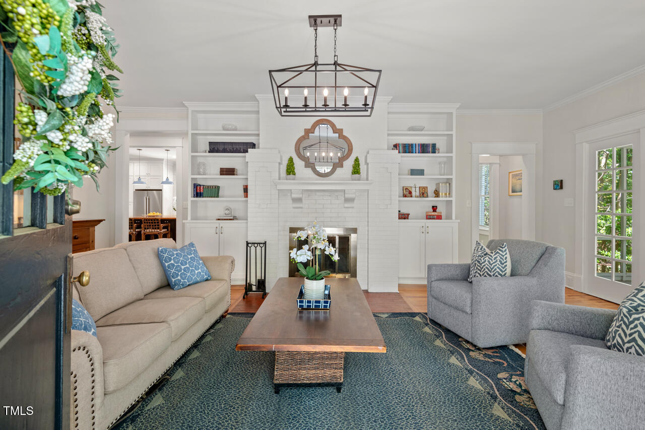 2416 W Club Boulevard