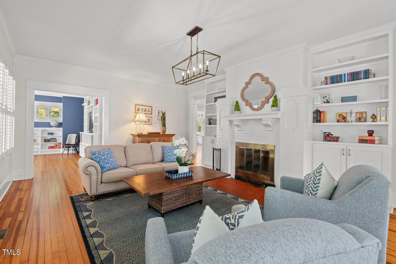 2416 W Club Boulevard