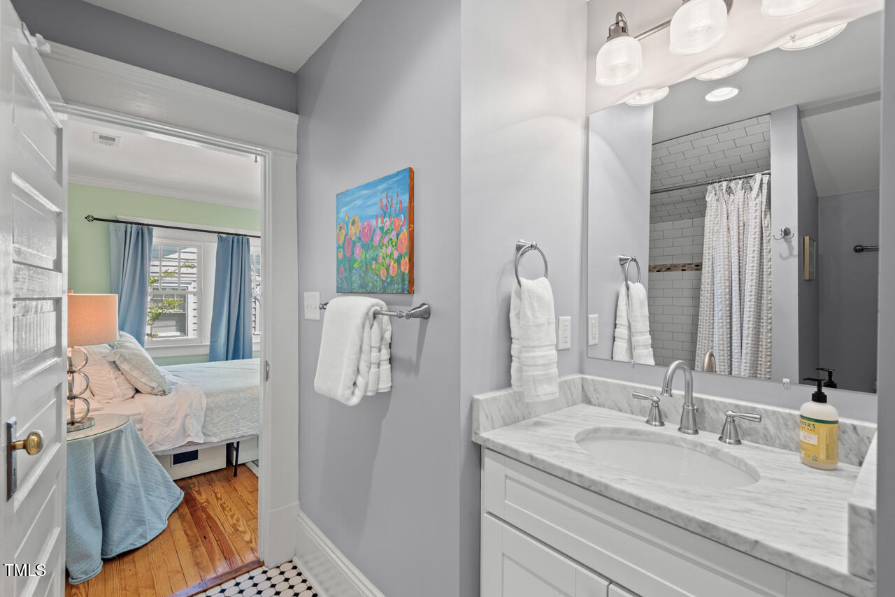 2416 W Club Boulevard