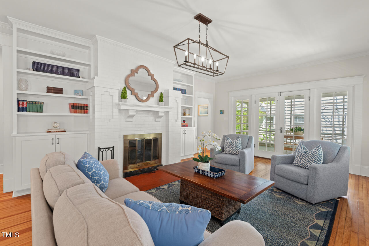 2416 W Club Boulevard