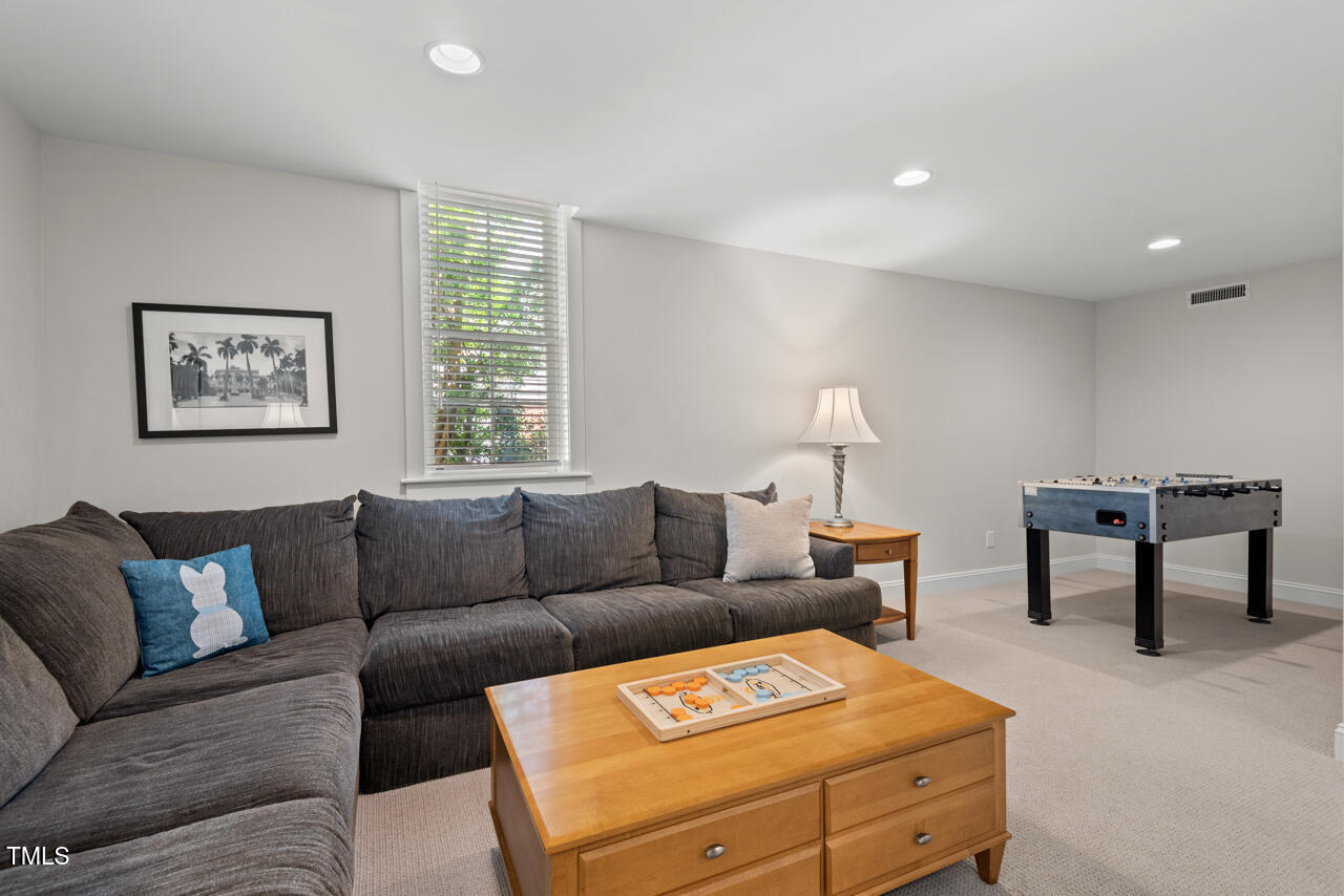 2416 W Club Boulevard