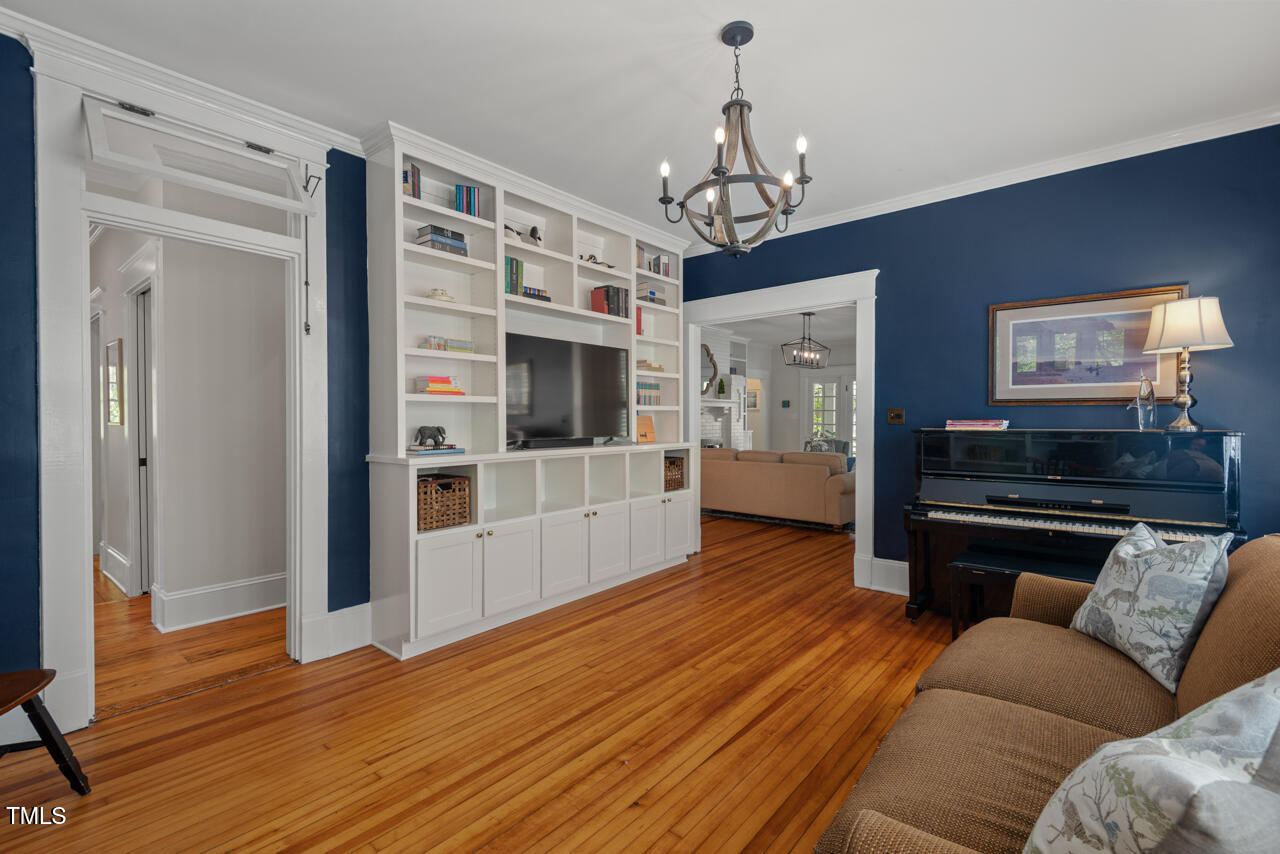 2416 W Club Boulevard