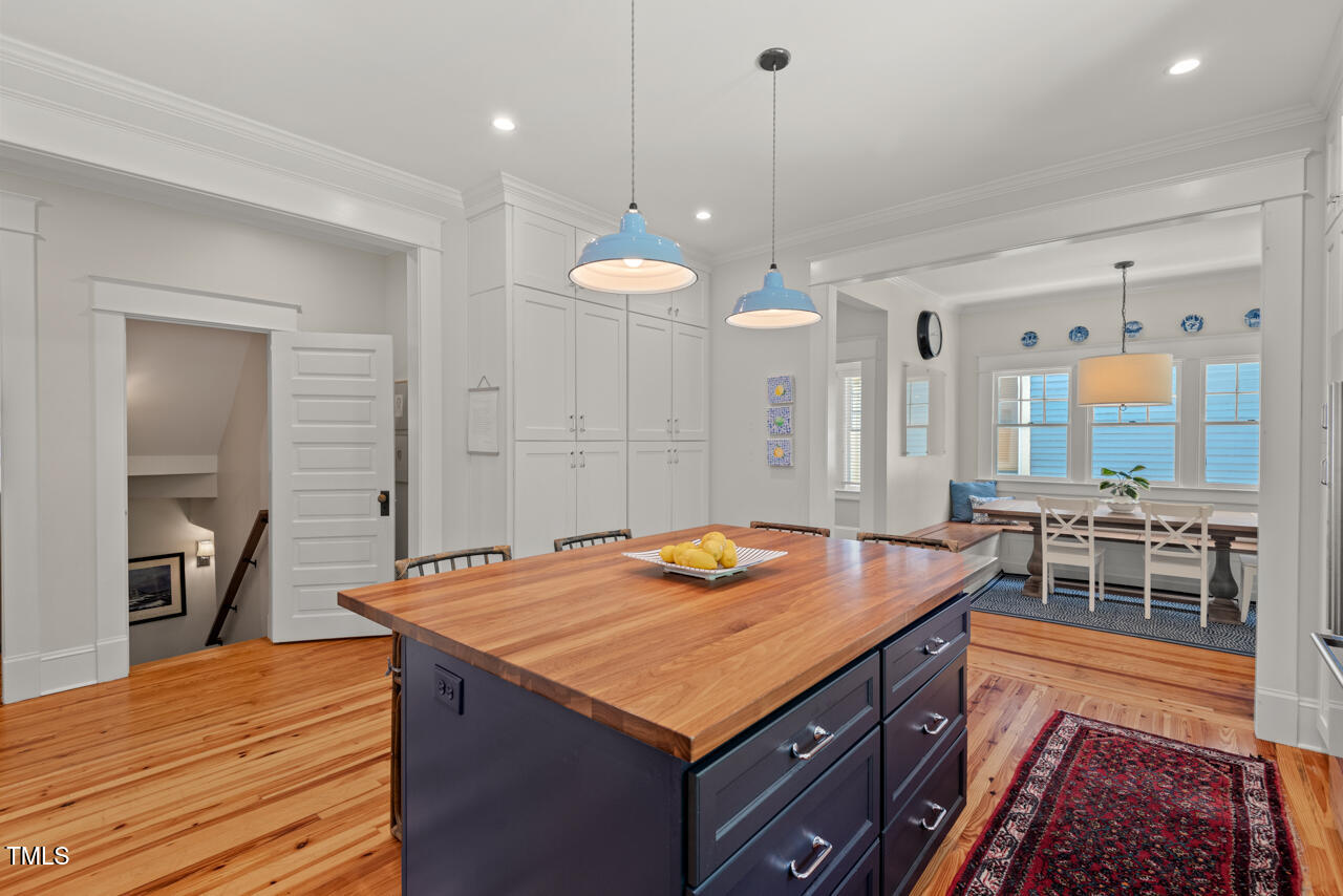 2416 W Club Boulevard
