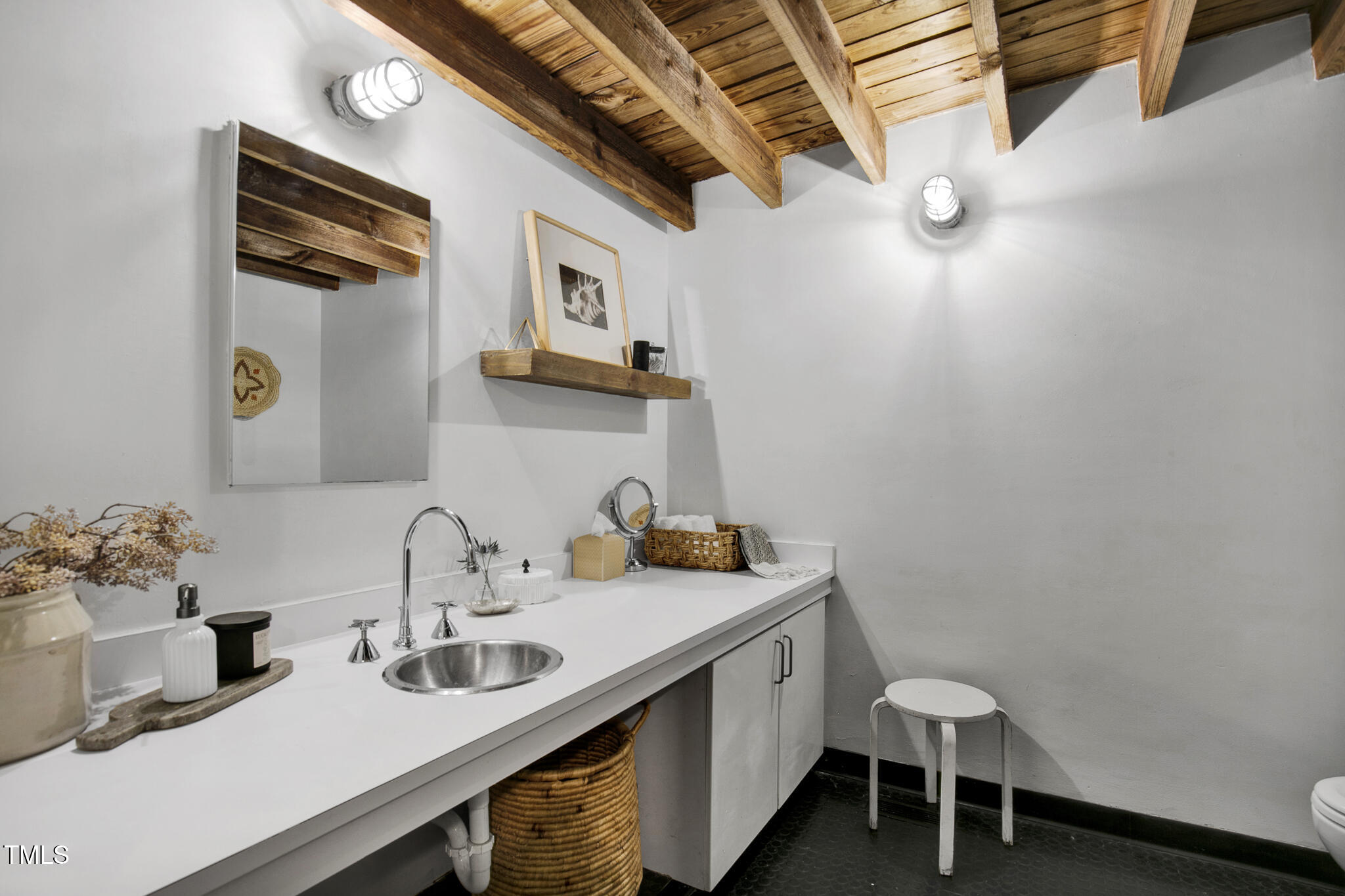 701 W Trinity Avenue # 116