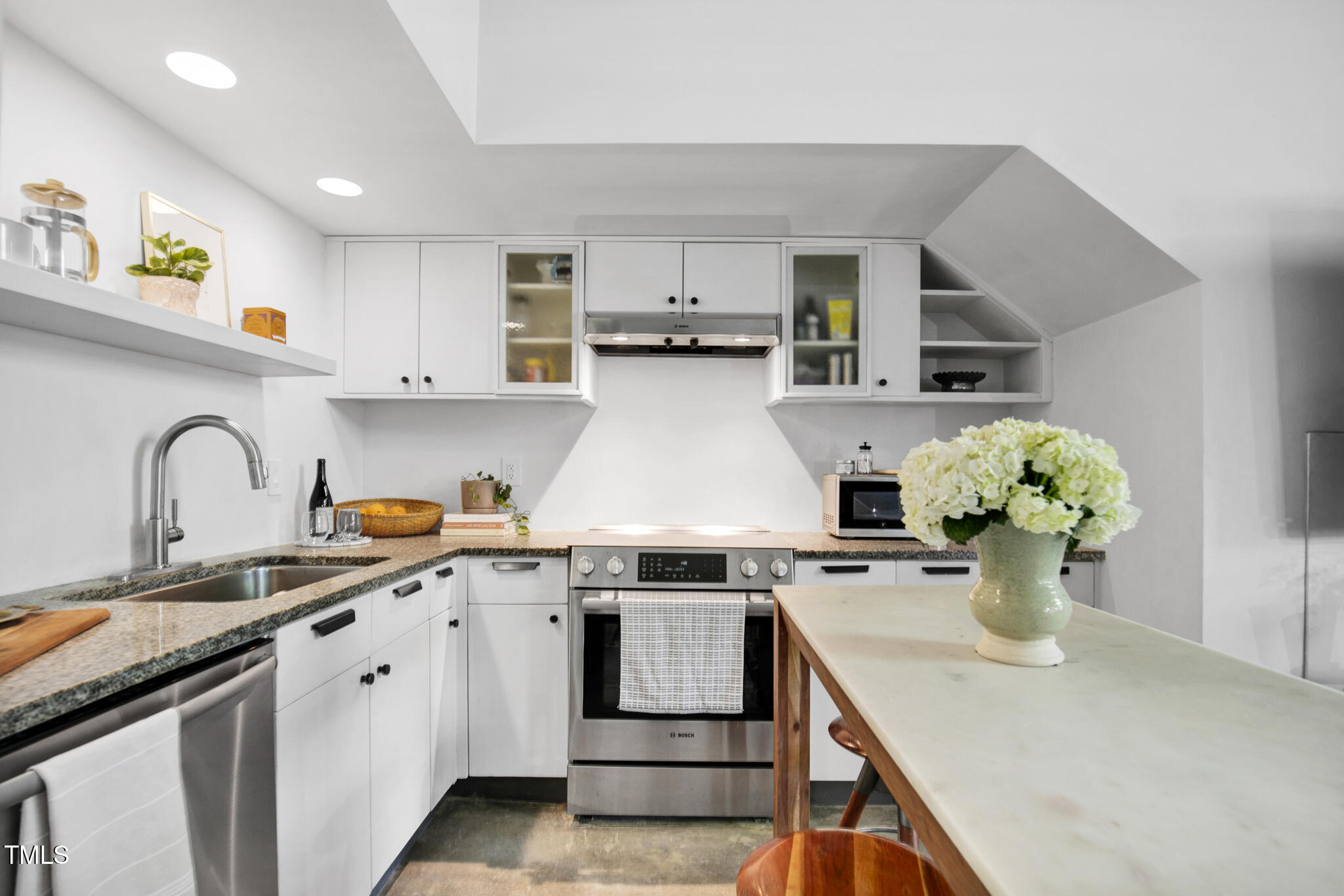 701 W Trinity Avenue # 116