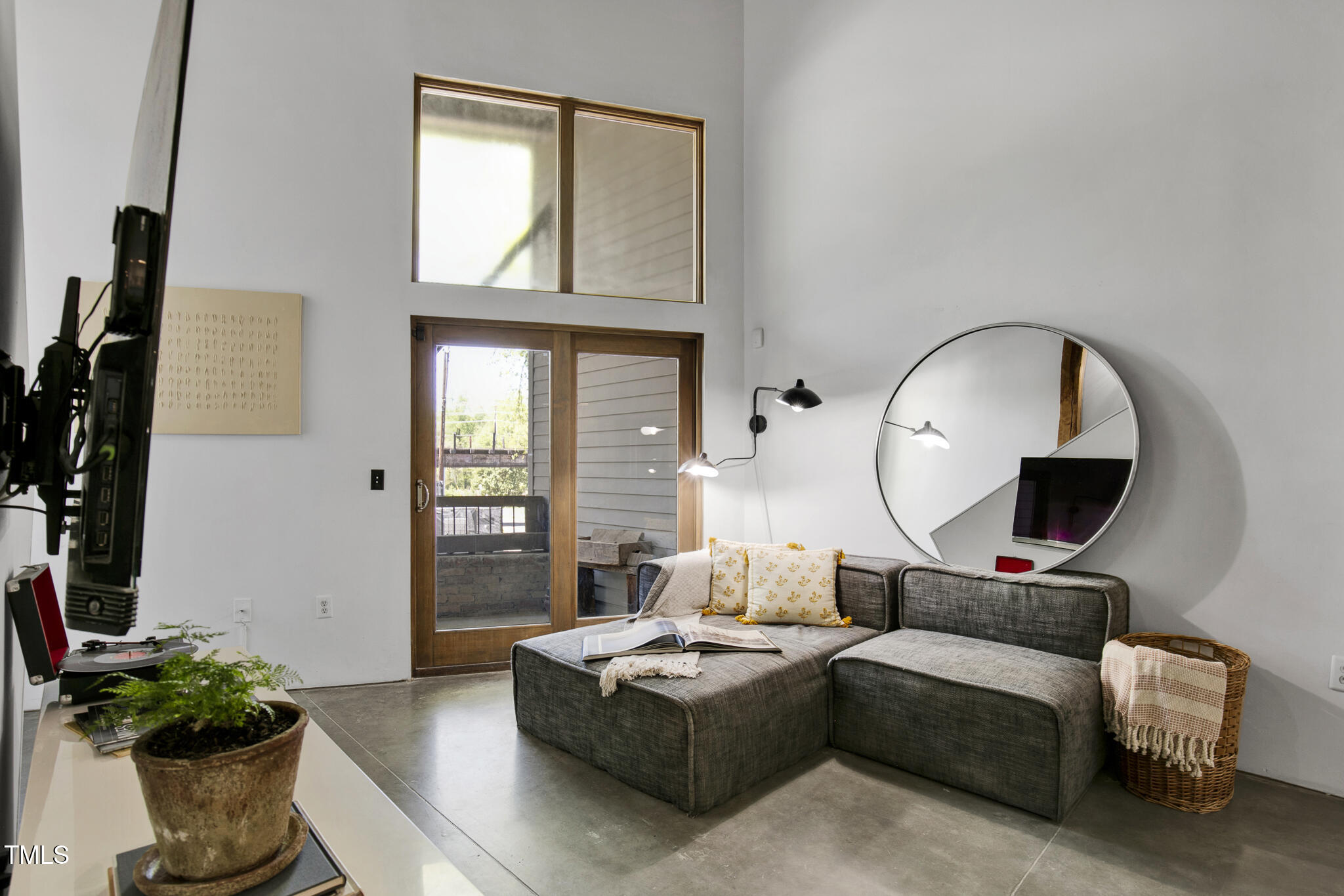 701 W Trinity Avenue # 116