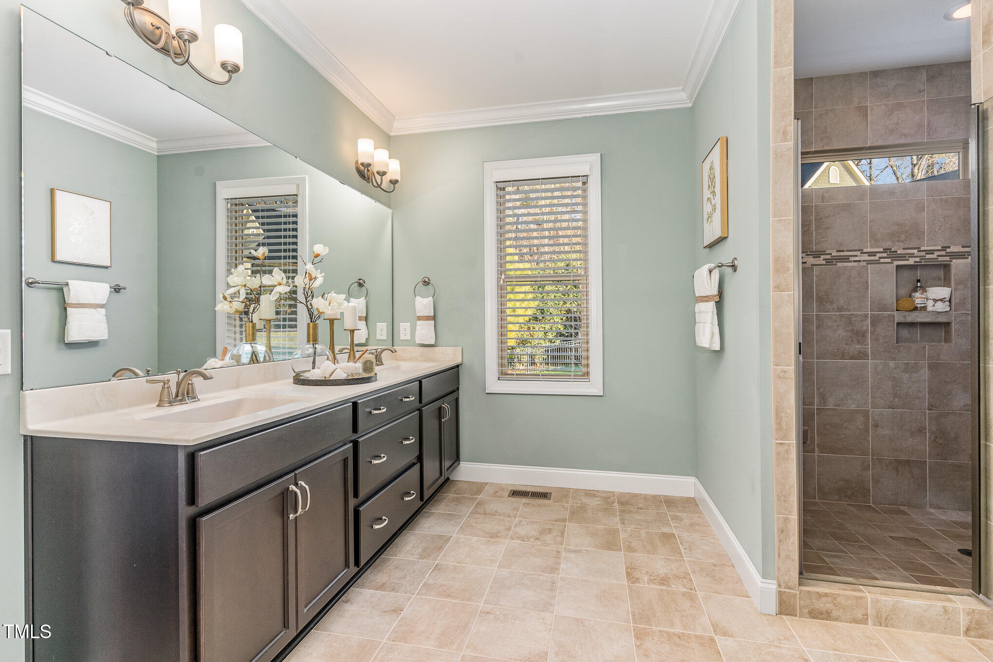 2000 Monthaven Drive