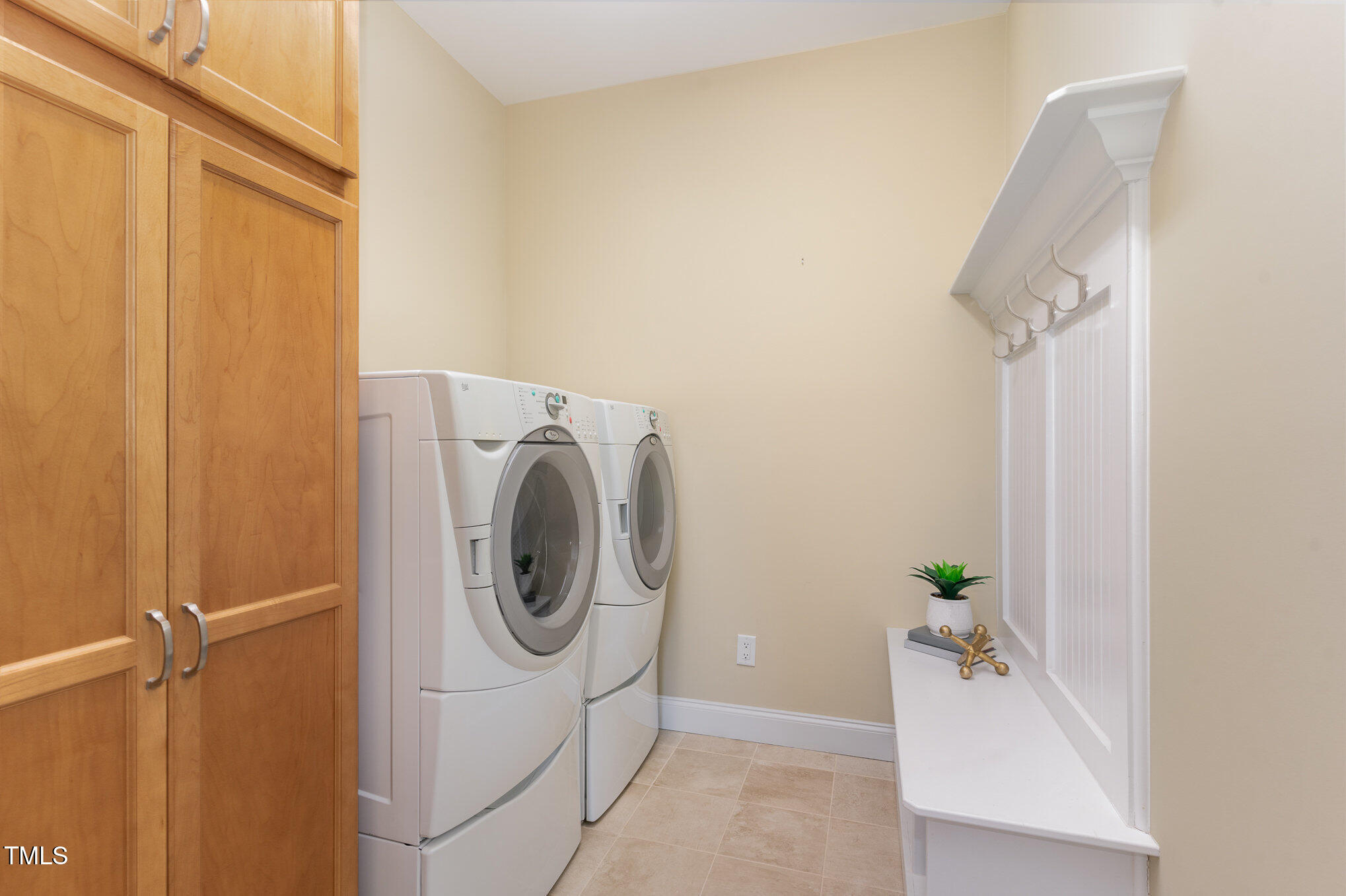 2000 Monthaven Drive