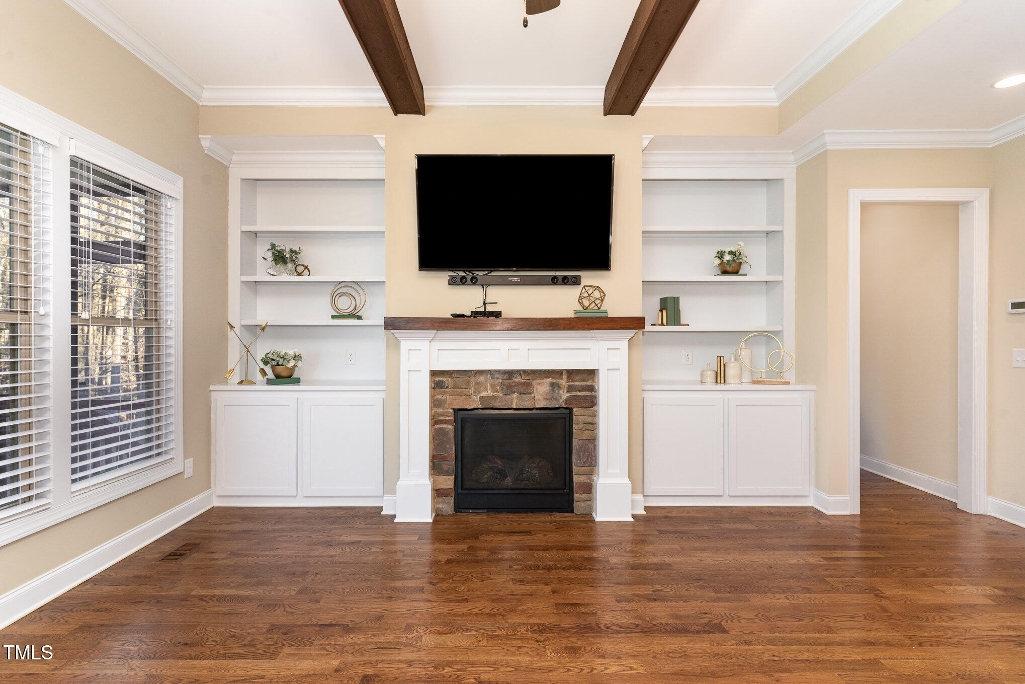 2000 Monthaven Drive