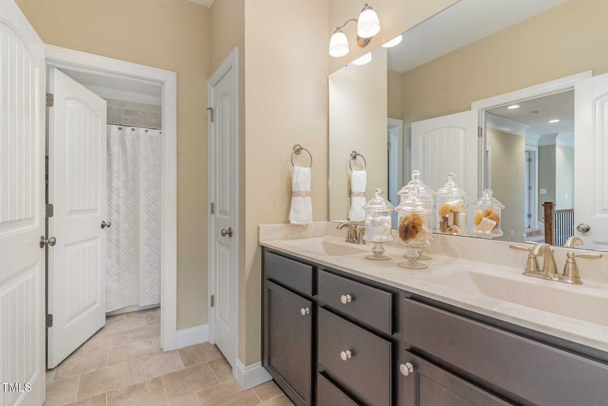 2000 Monthaven Drive