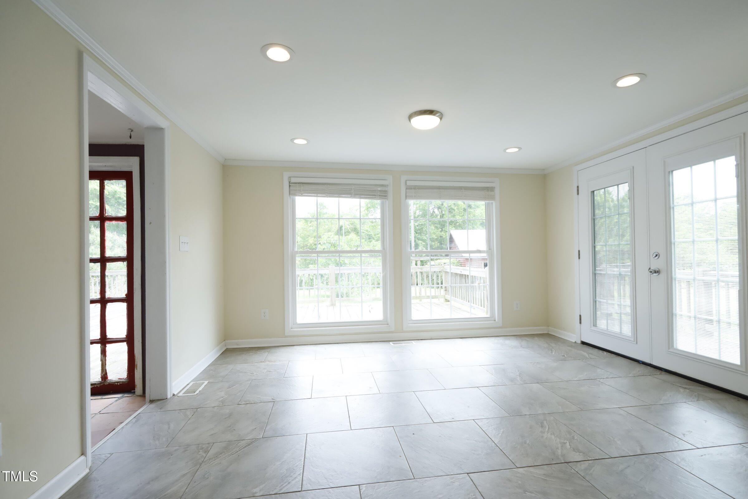 7129 Dexter Road