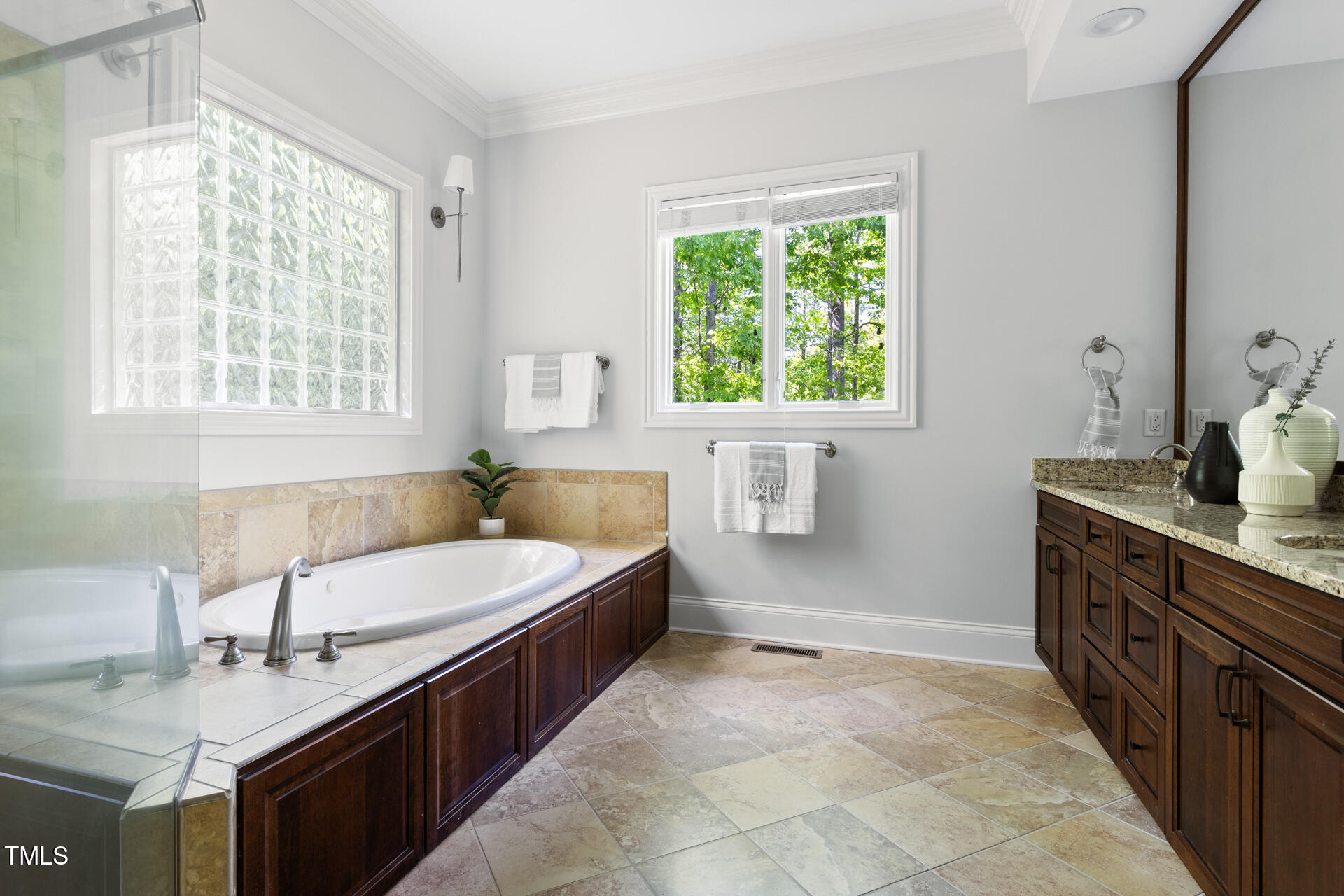 3513 Forest Oaks Drive