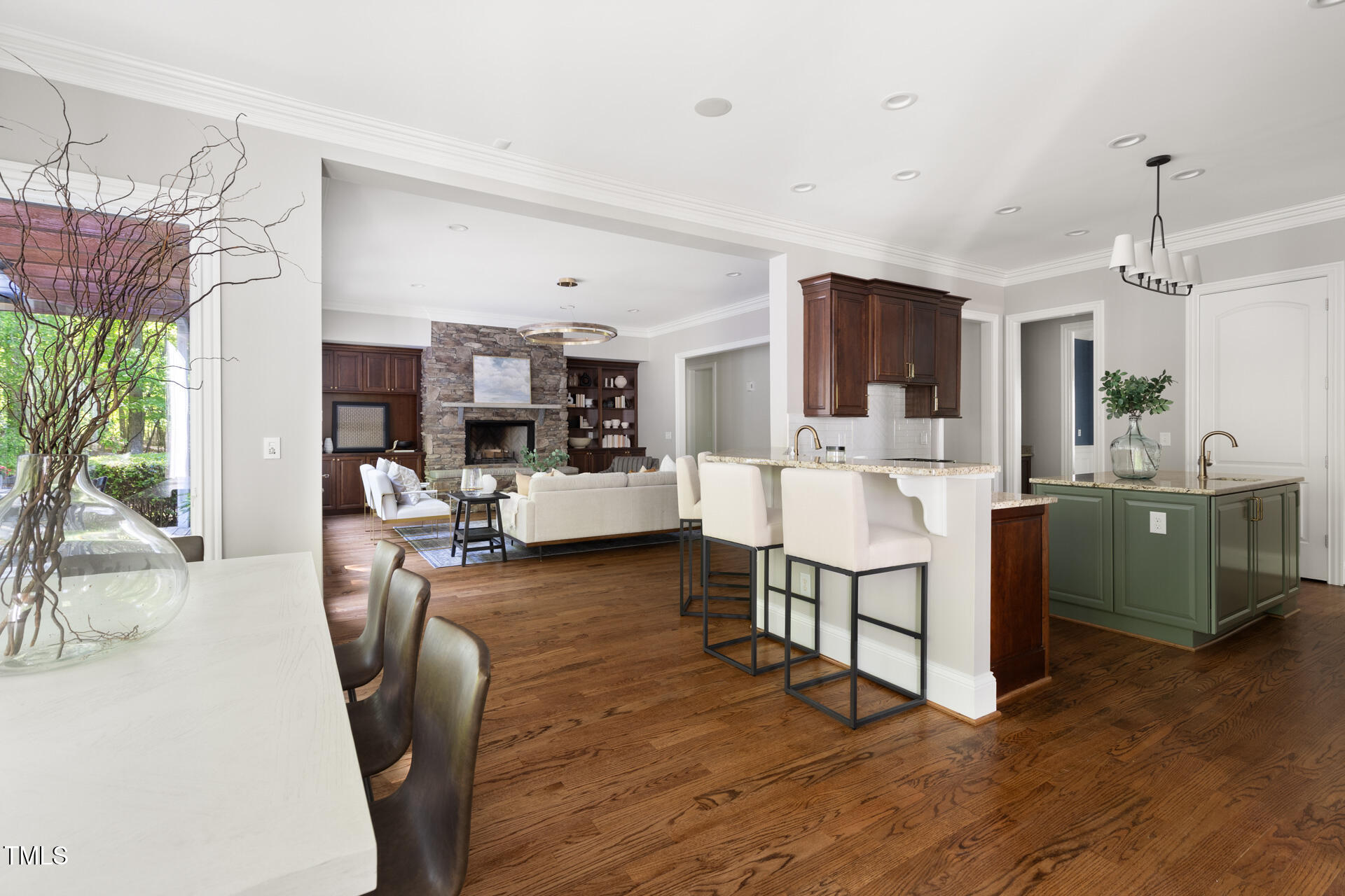3513 Forest Oaks Drive
