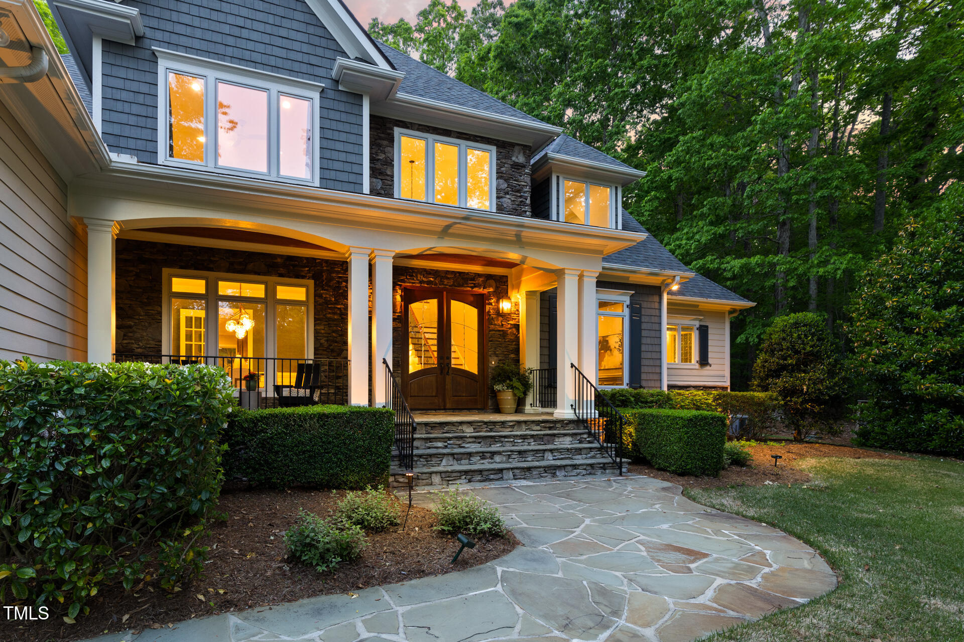 3513 Forest Oaks Drive